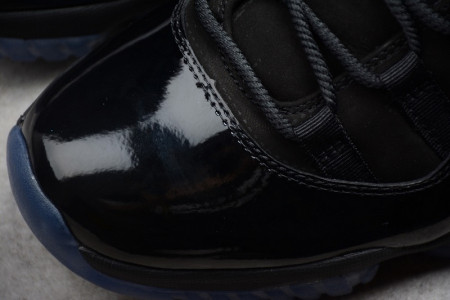 JORDAN 11 RETRO CAP AND GOWN 378037-005