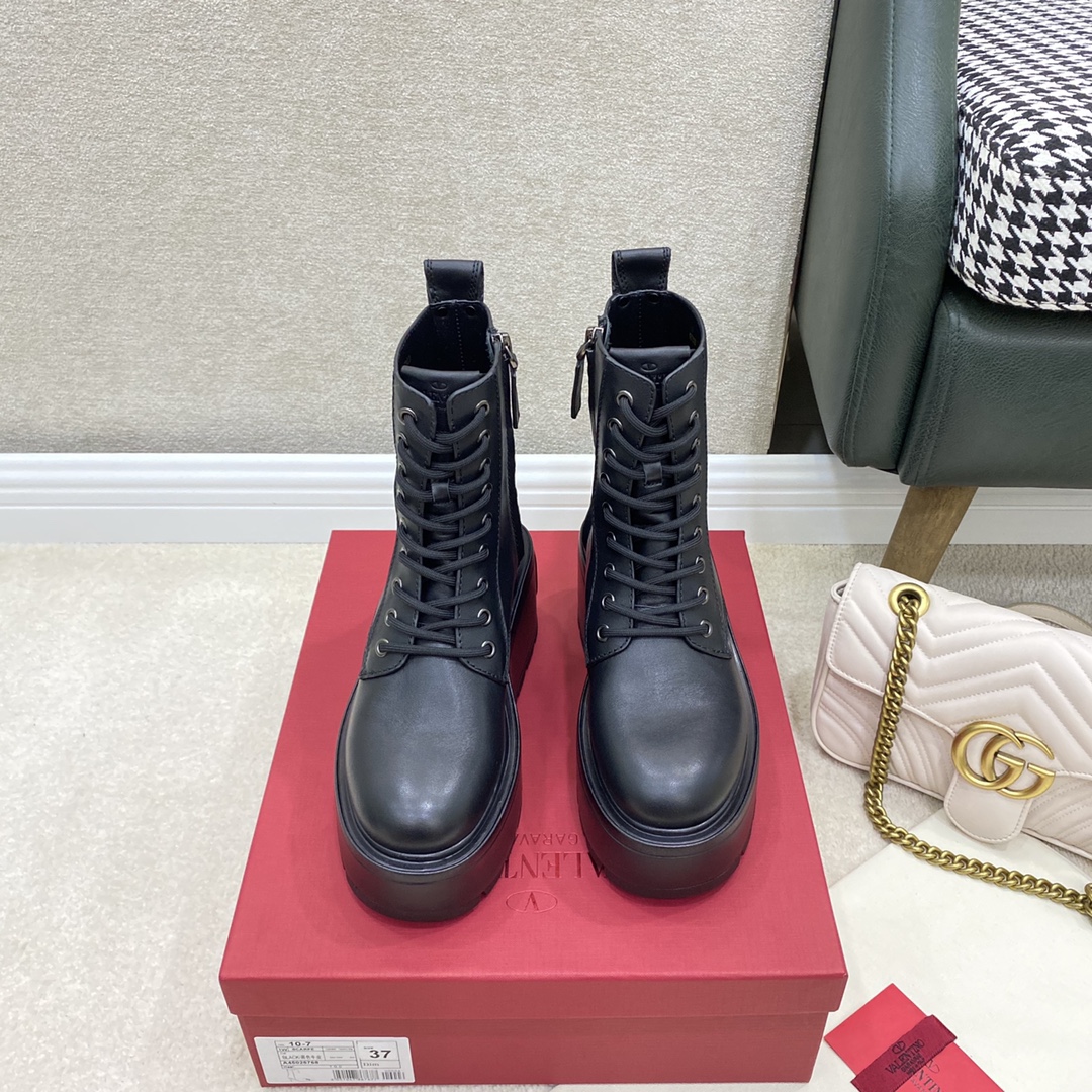 Va1e*ntin0 boots