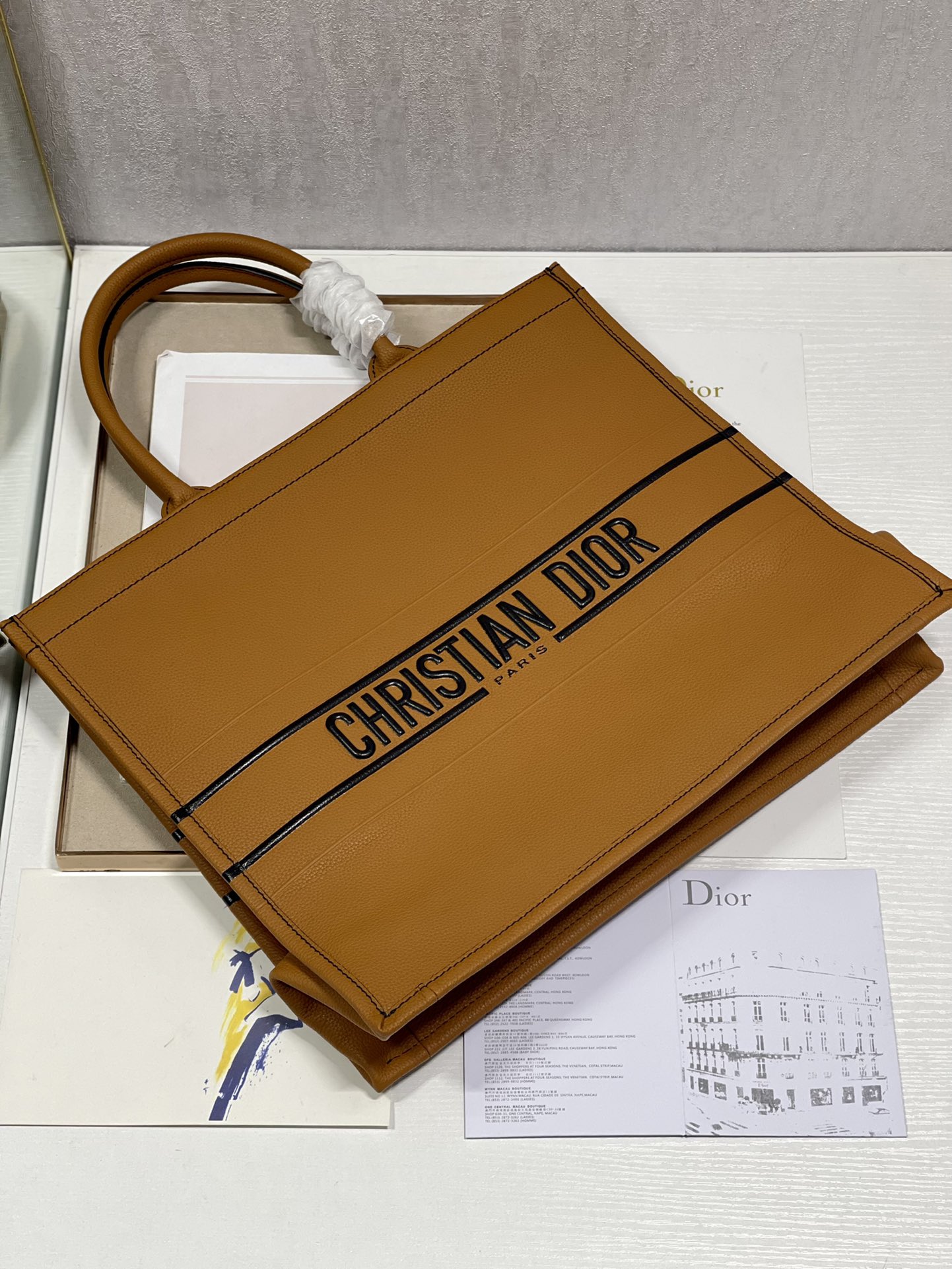 D*or book tote