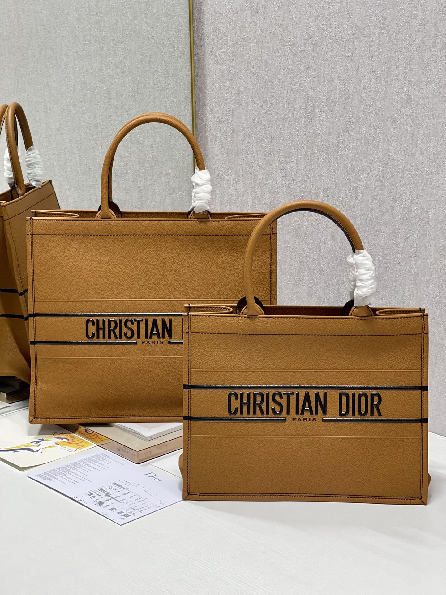 D*or book tote