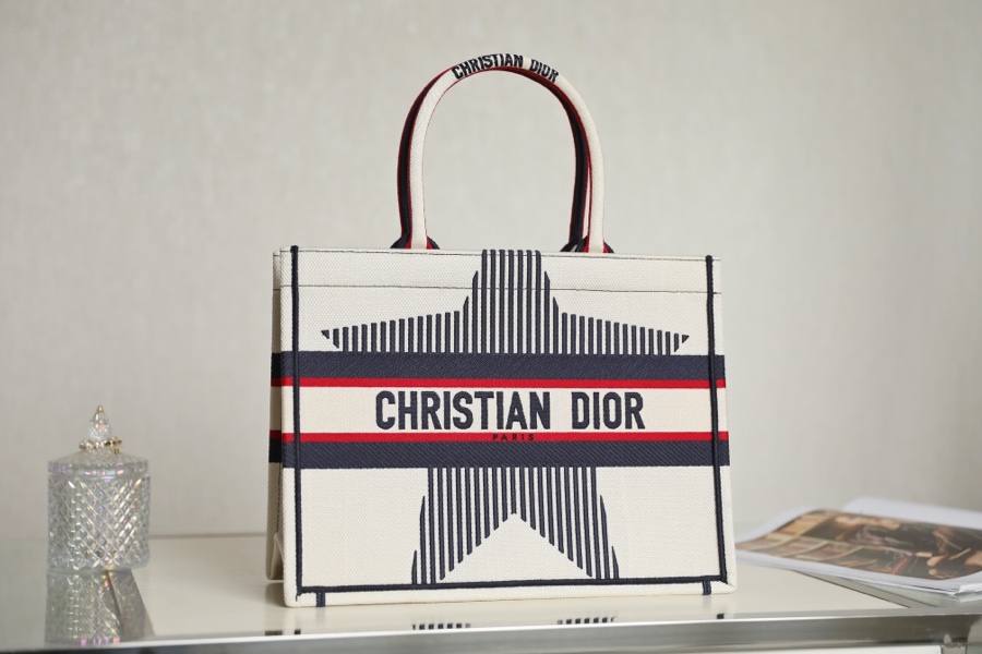 D*or small book tote-36.5cm