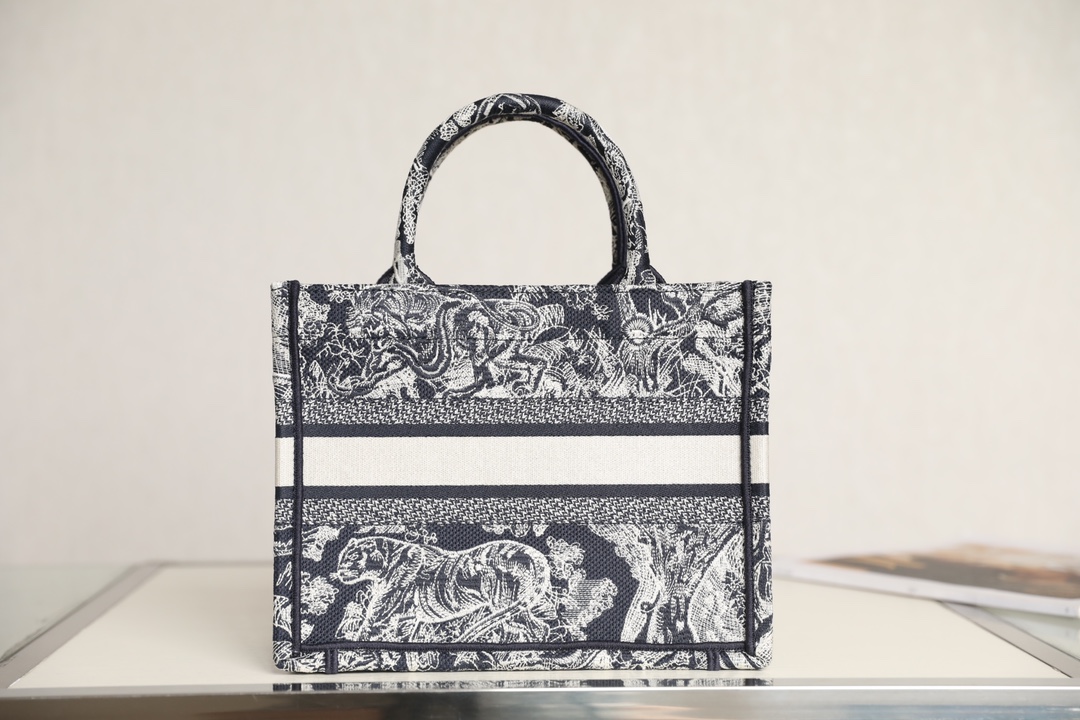 D*or small book tote-26*8*22cm