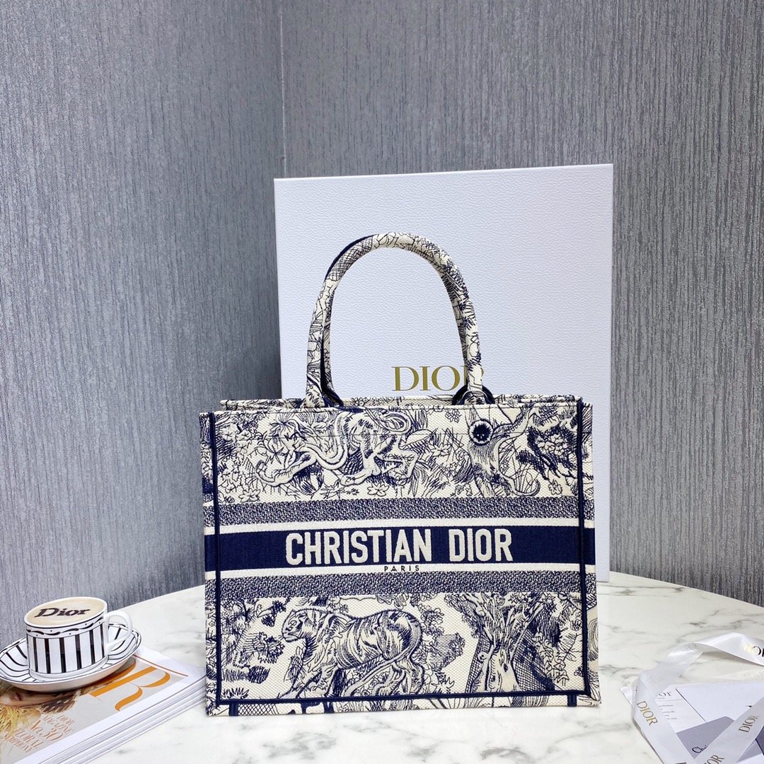 D*or small book tote-36.5cm
