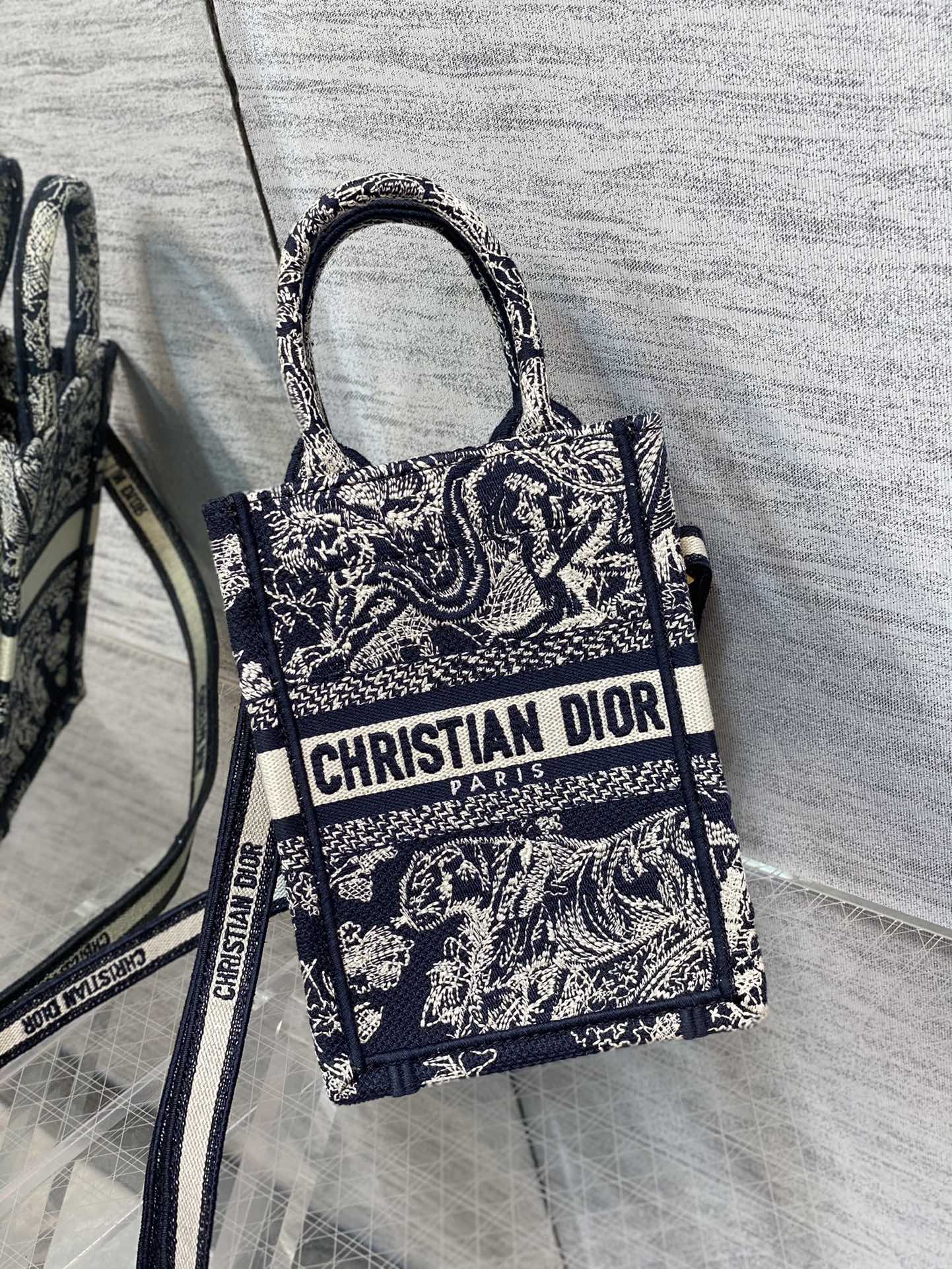 D*or mini book tote-13.5*5*18cm