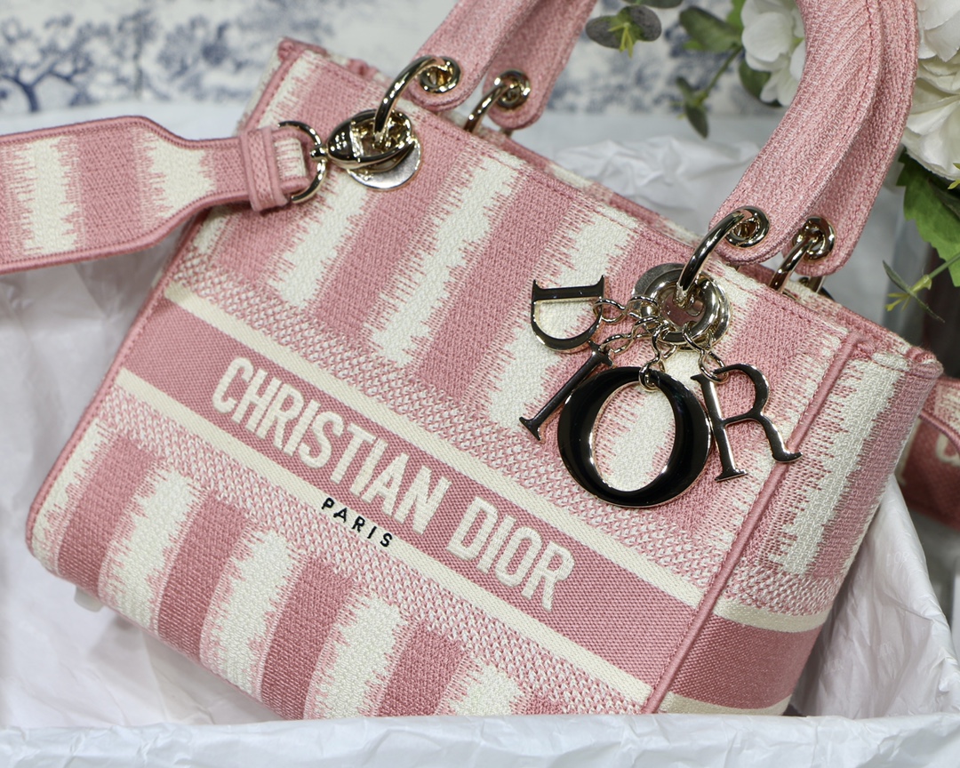 lady D*or bag-24*20*11cm