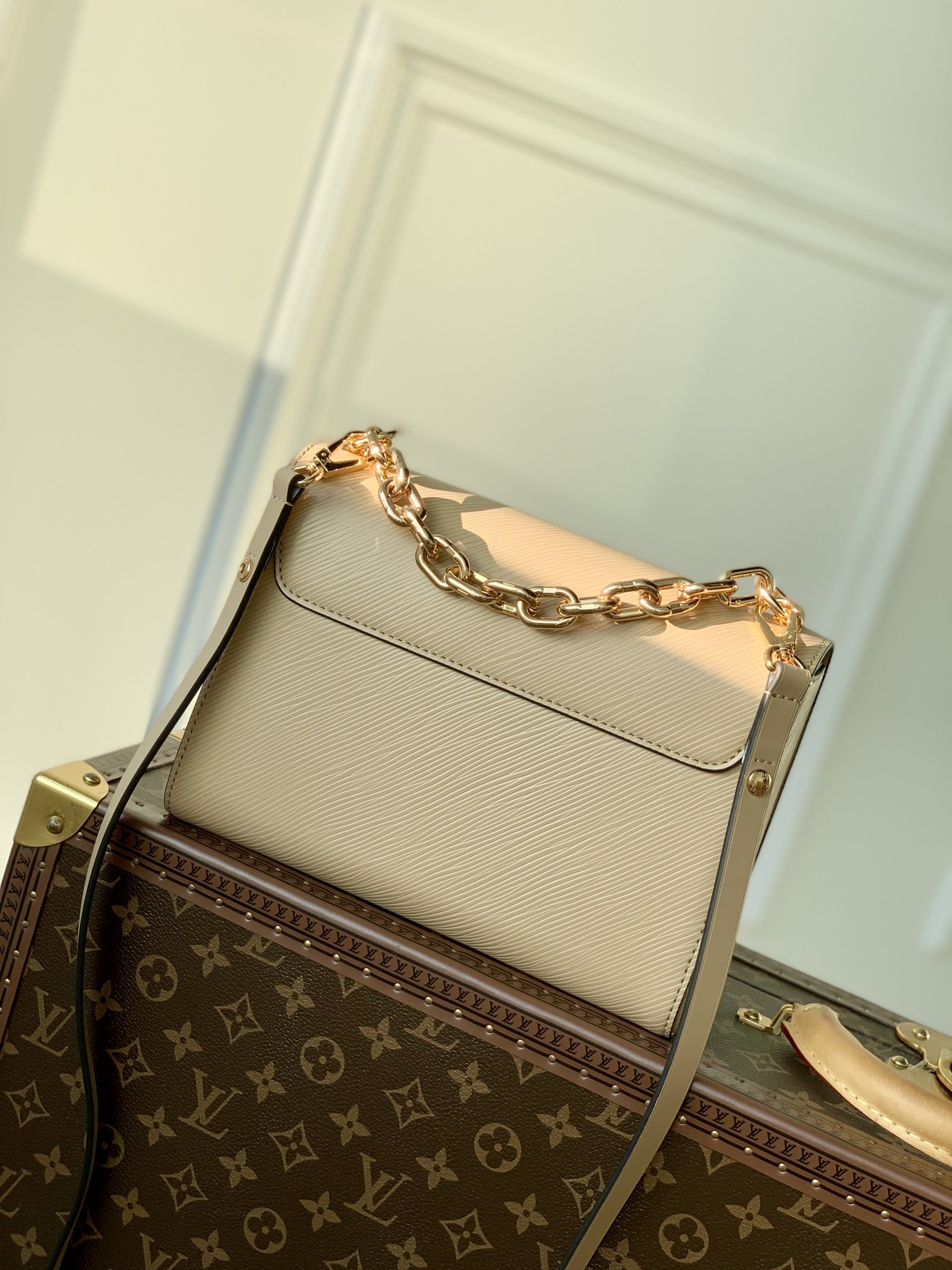 l0*is V*t0n twist mm-23*18*8cm