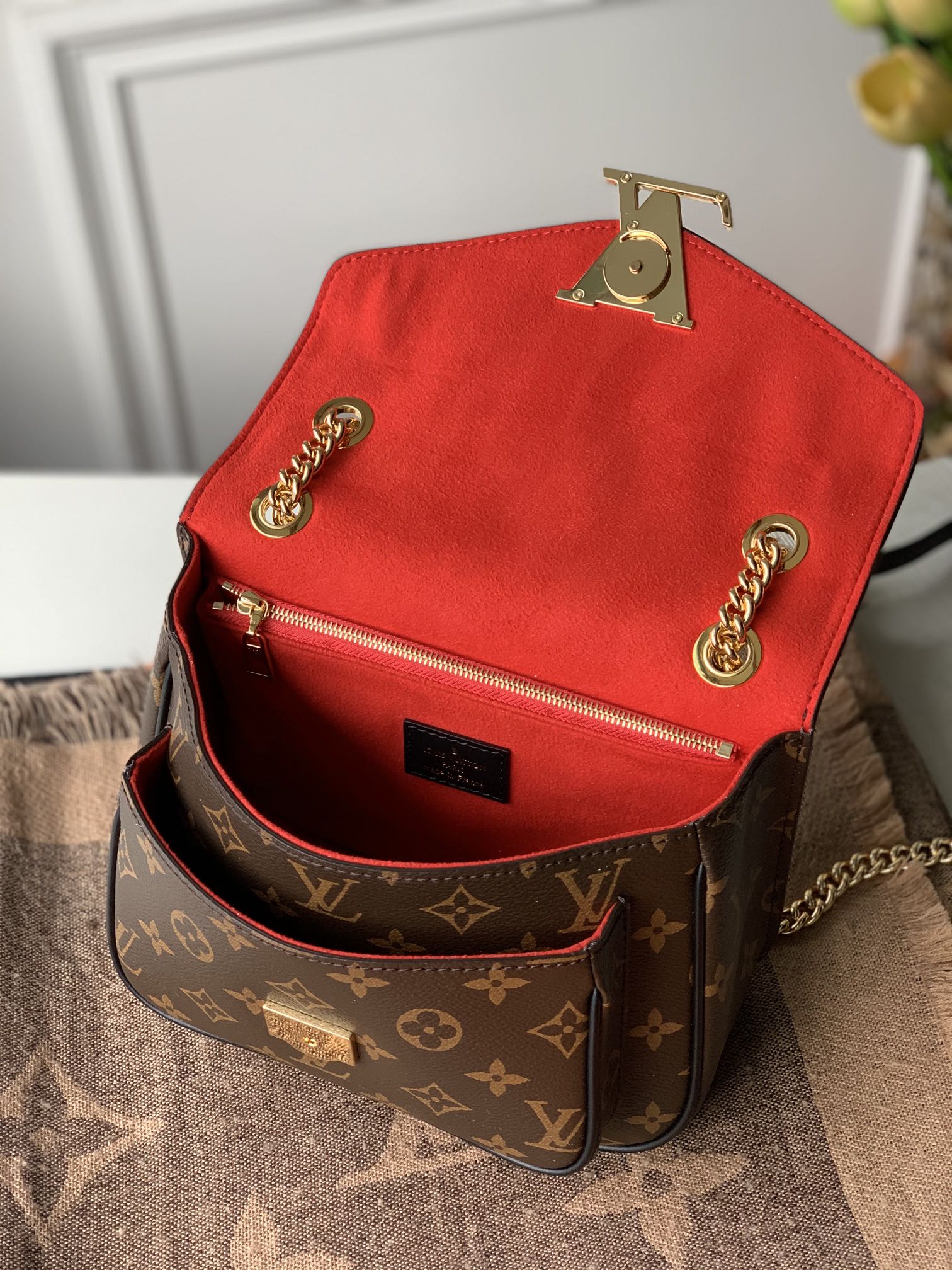 l0*is V*t0n compact chain bag m45592 -22*17*10cm