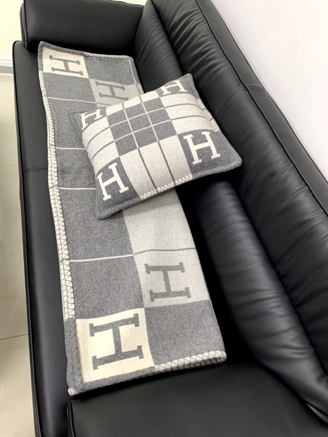 H**mes blankets-180*140cm