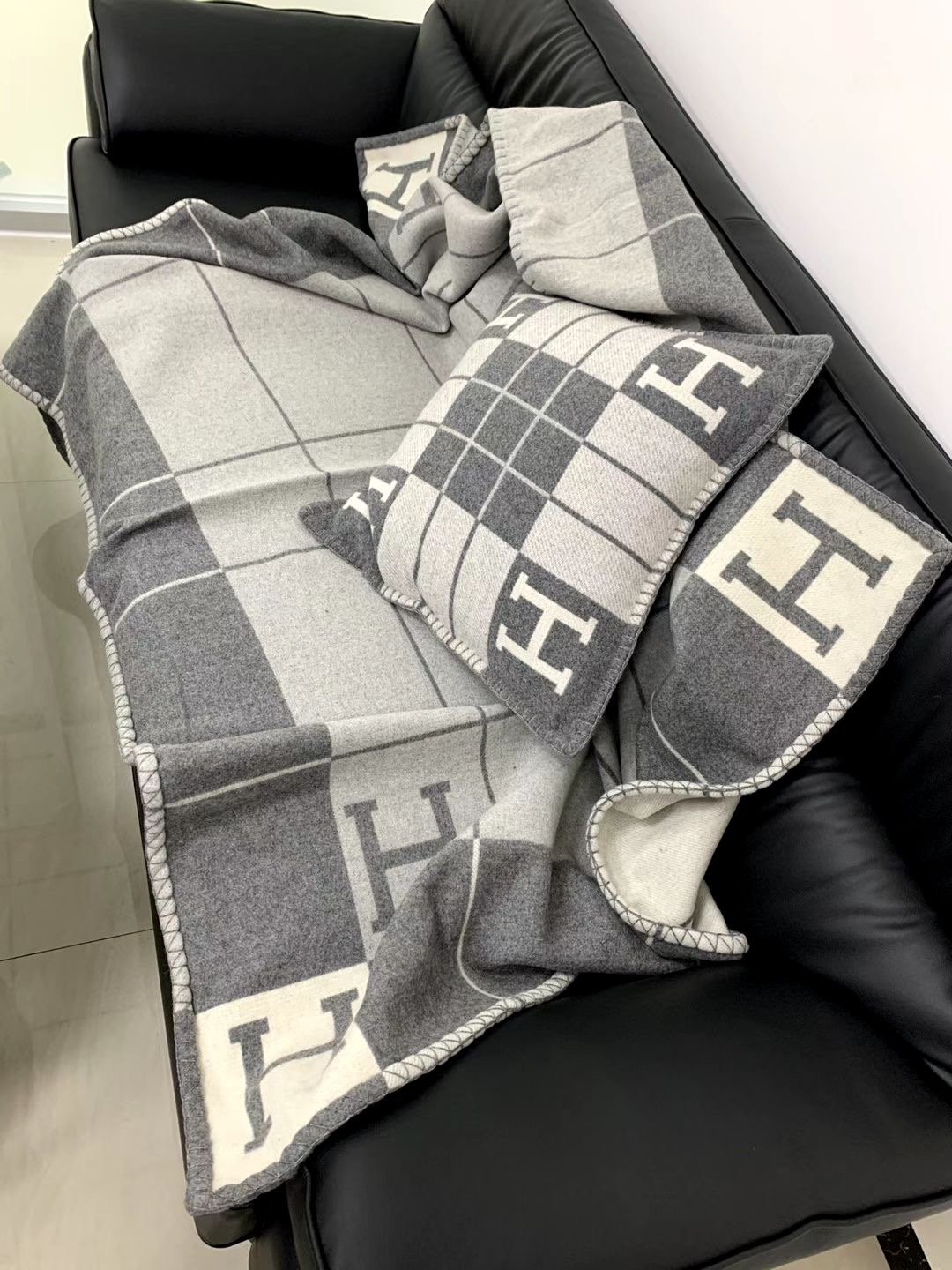 H**mes blankets-180*140cm