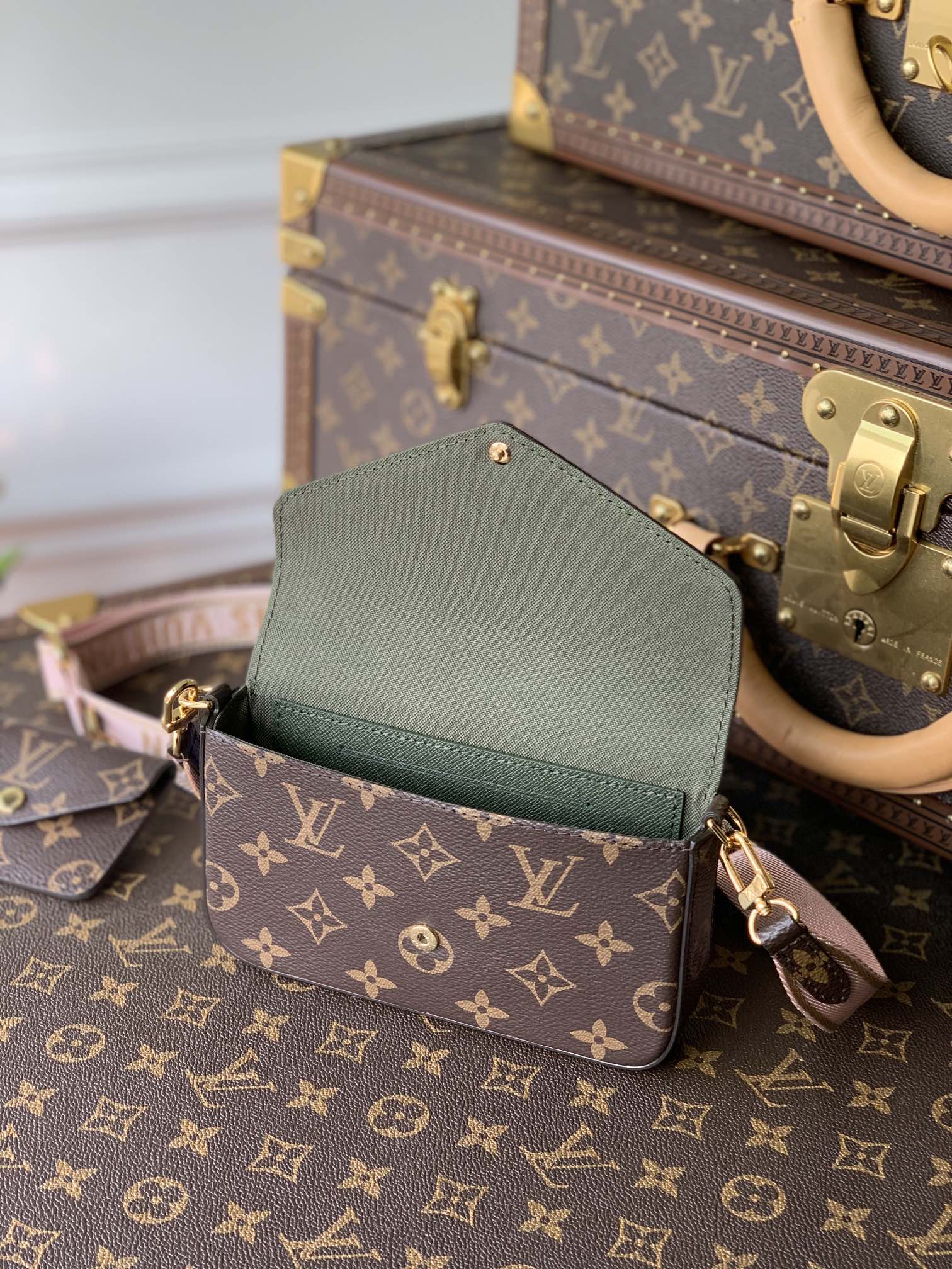 l0*is V*t0n multi pochette félicie bag -17x9.6x3.5cm