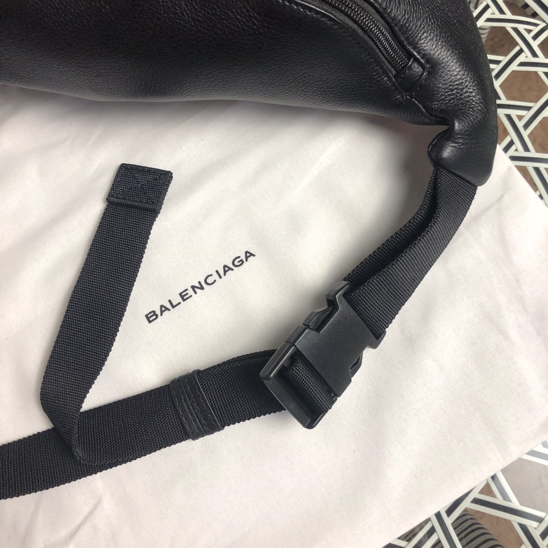Ba*len*cia*ga crossbody bag-25x17x5cm
