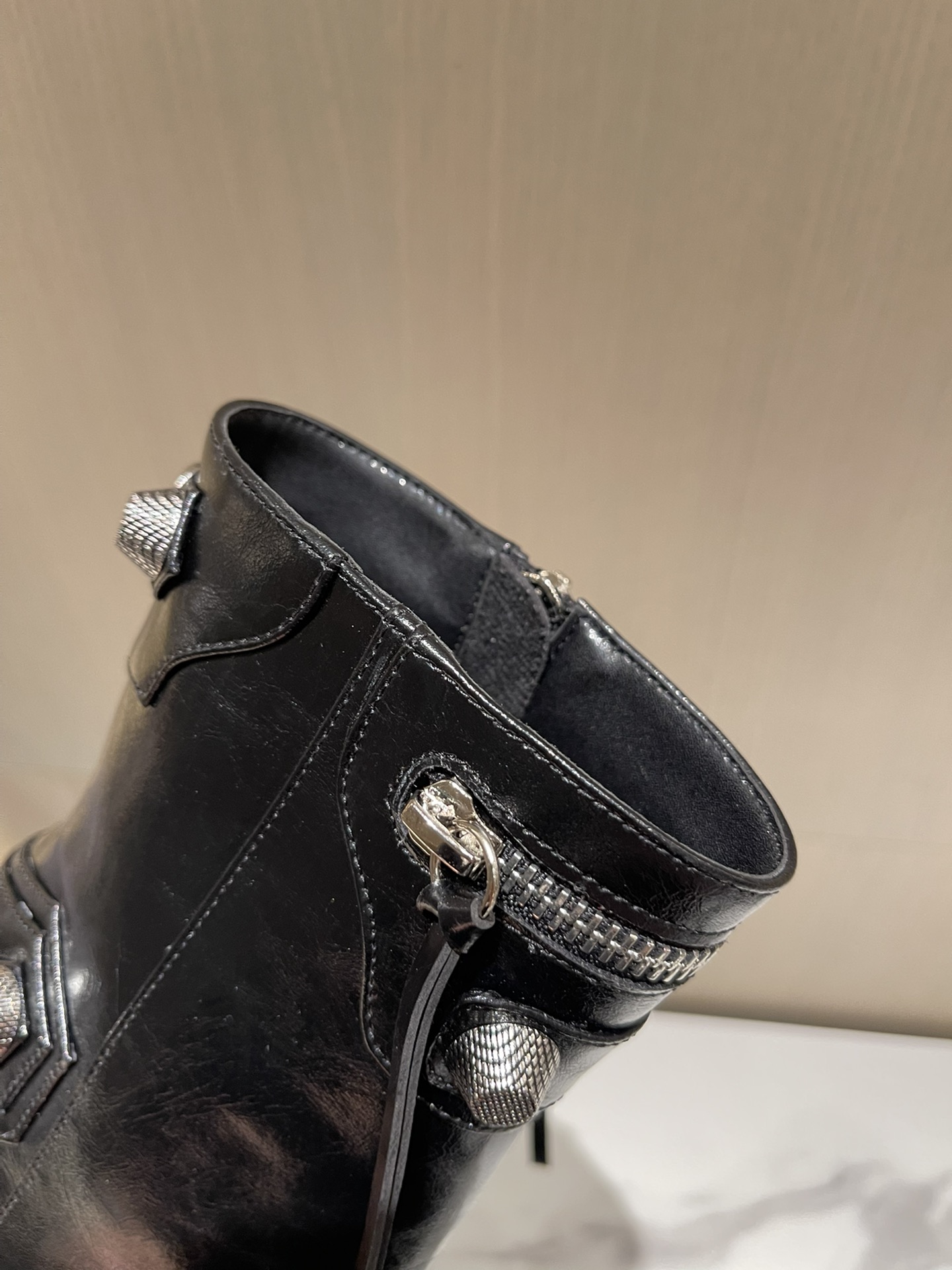 Ba*len*cia*ga boots