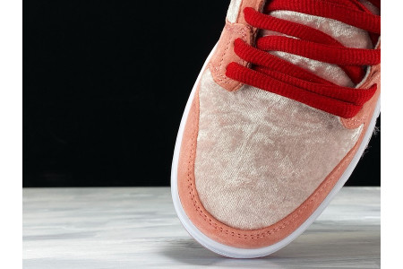 NIKE SB DUNK LOW STRANGELOVE SKATEBOARDS CT2552-800