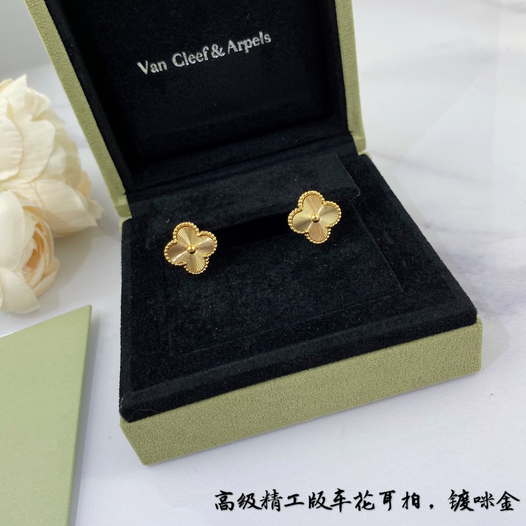 VCA Earring