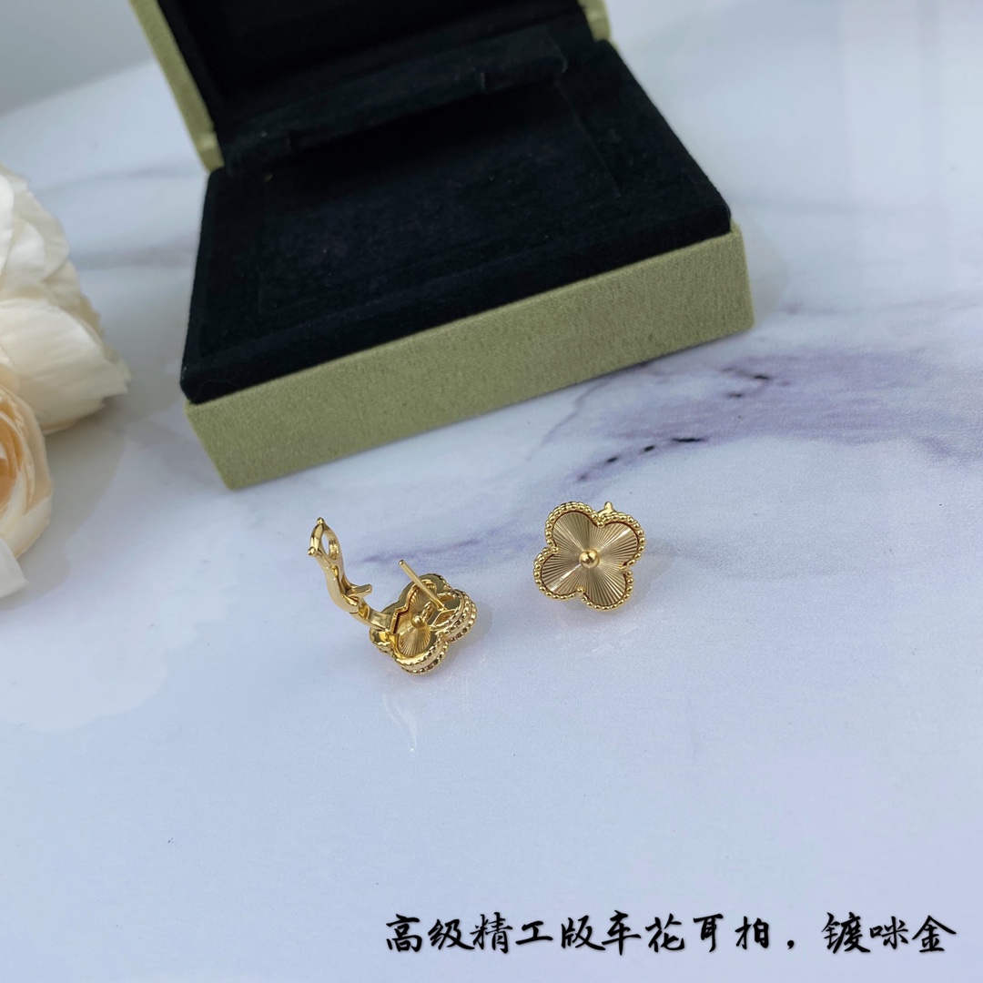 VCA Earring