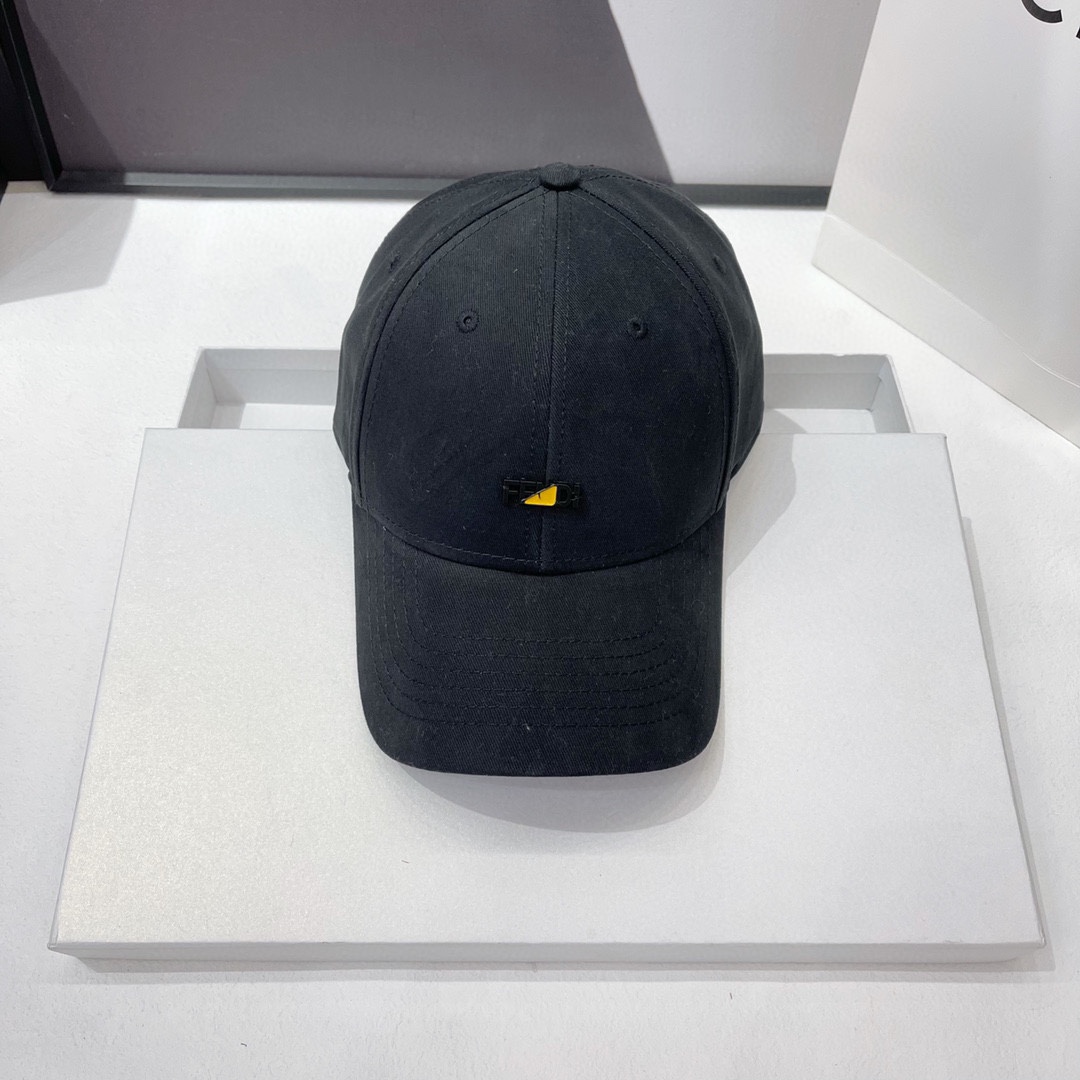 F**di hats