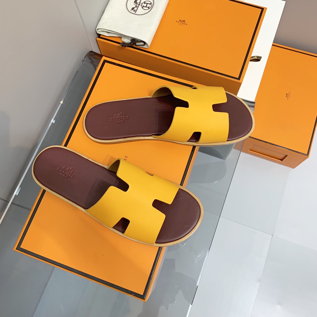 H**mes sandals