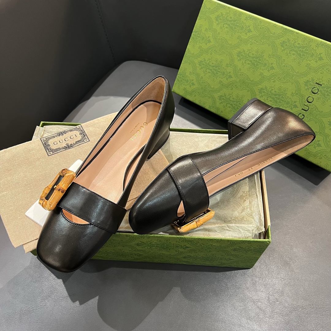 G*u*i loafers