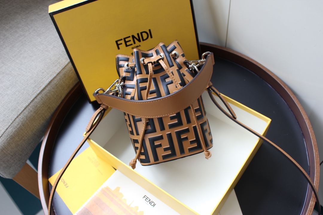 F**di mini mon tresor bag -12x18x10cm