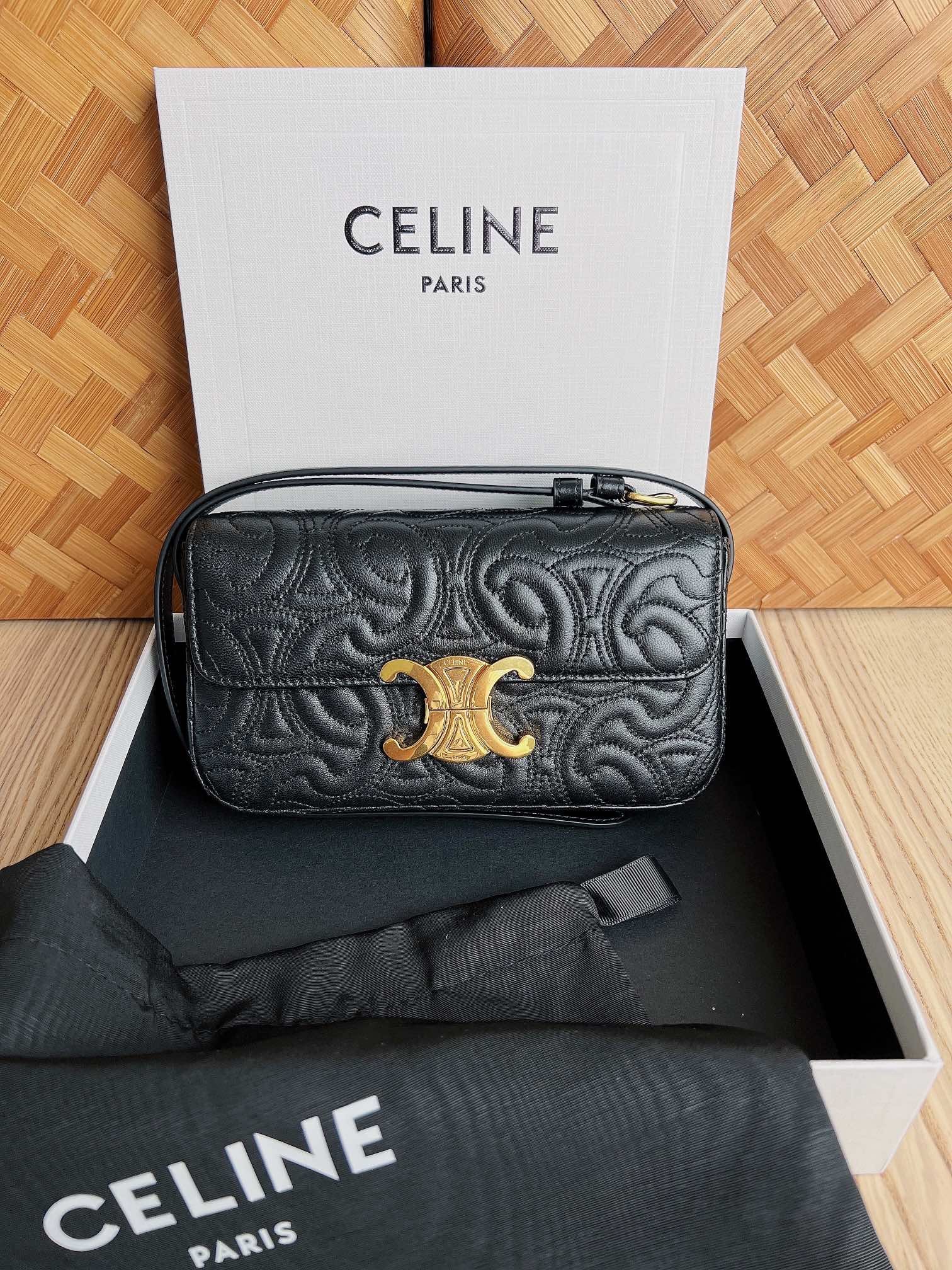 Ce**e quilted lambtriomphe bag-20 x 10 x 4cm