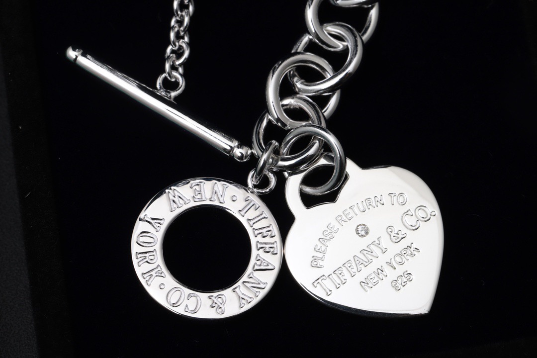 T*f*ny neclace