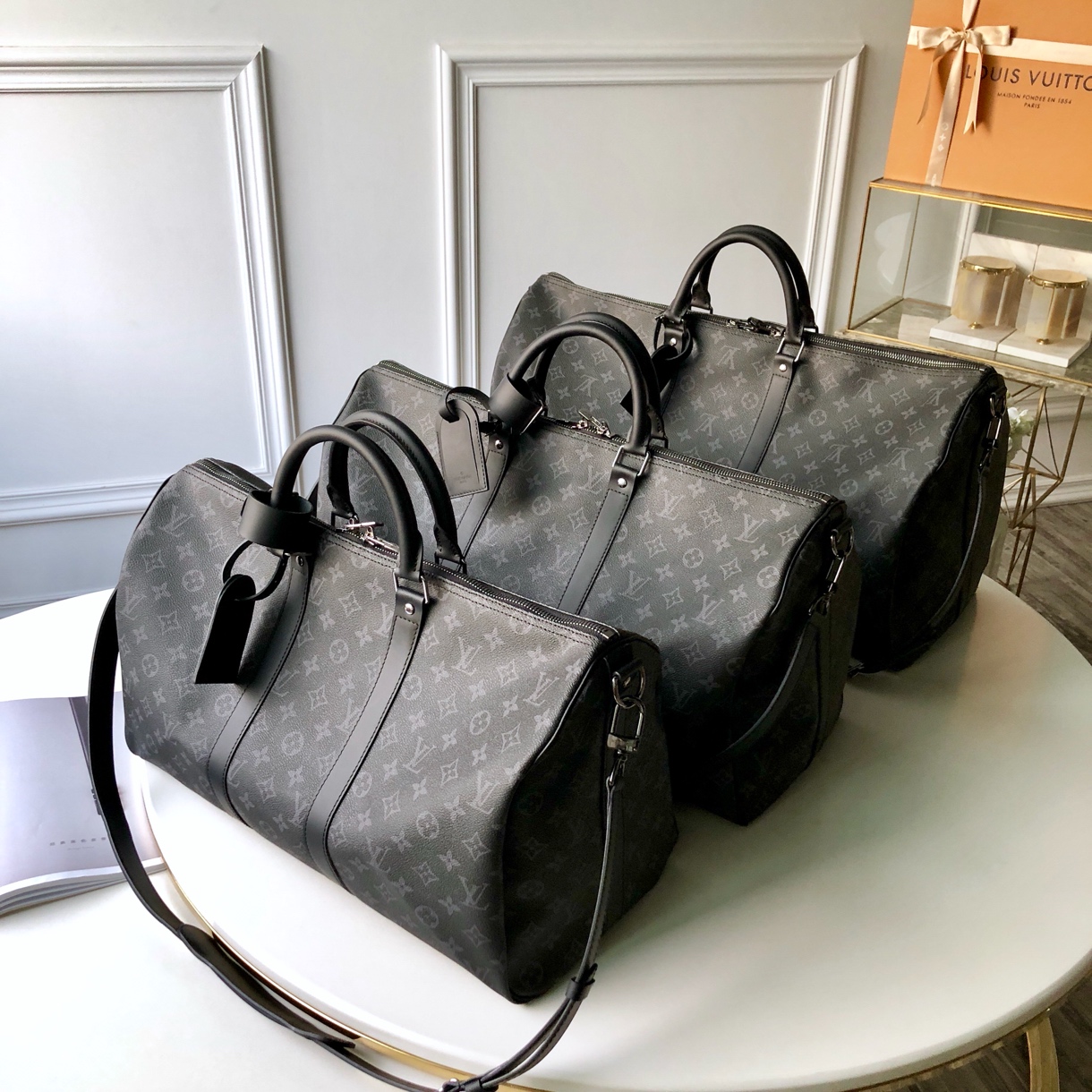 l0*is V*t0n keepall