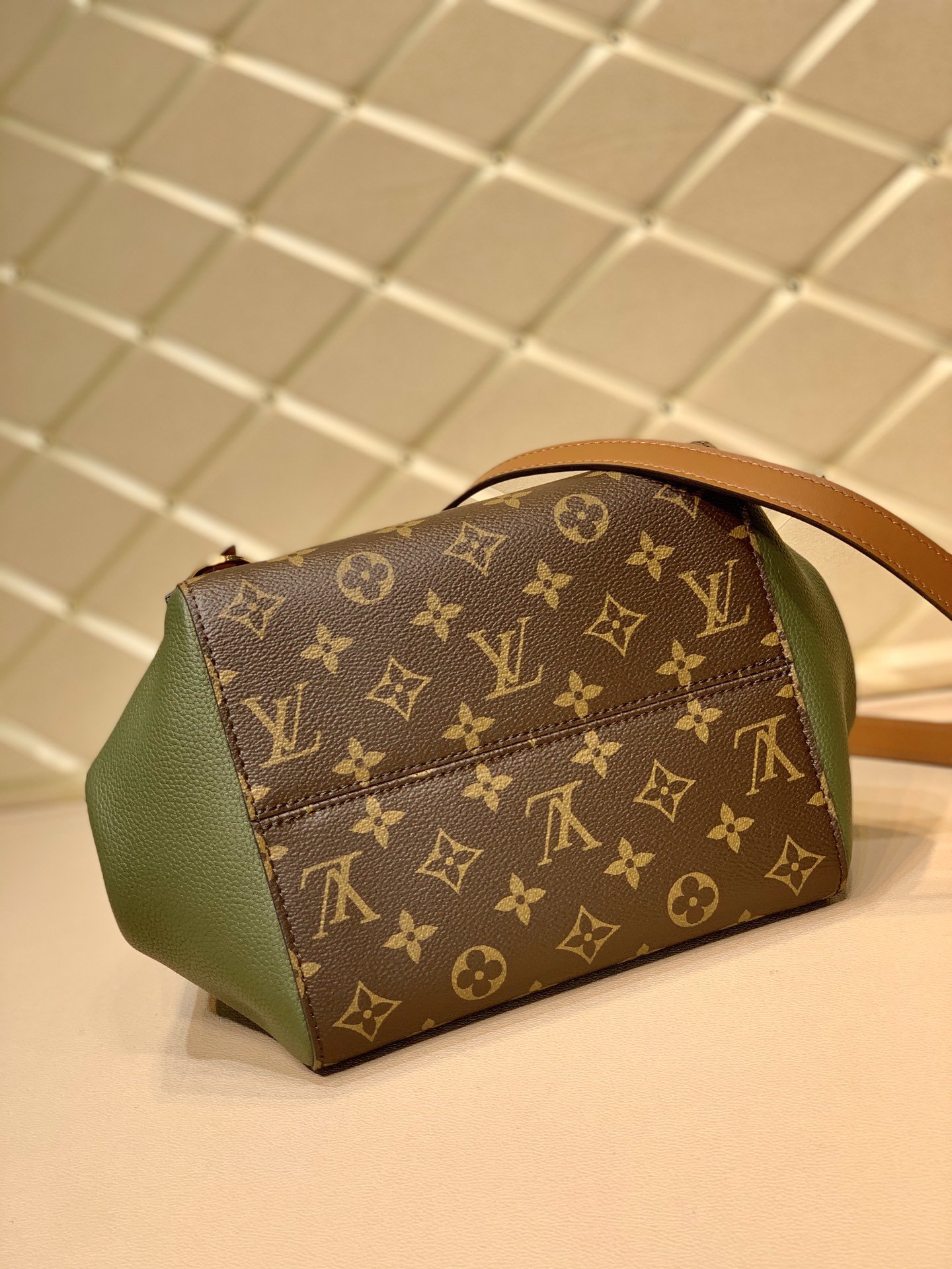 l0*is V*t0n fold tote bag-35*40*17cm