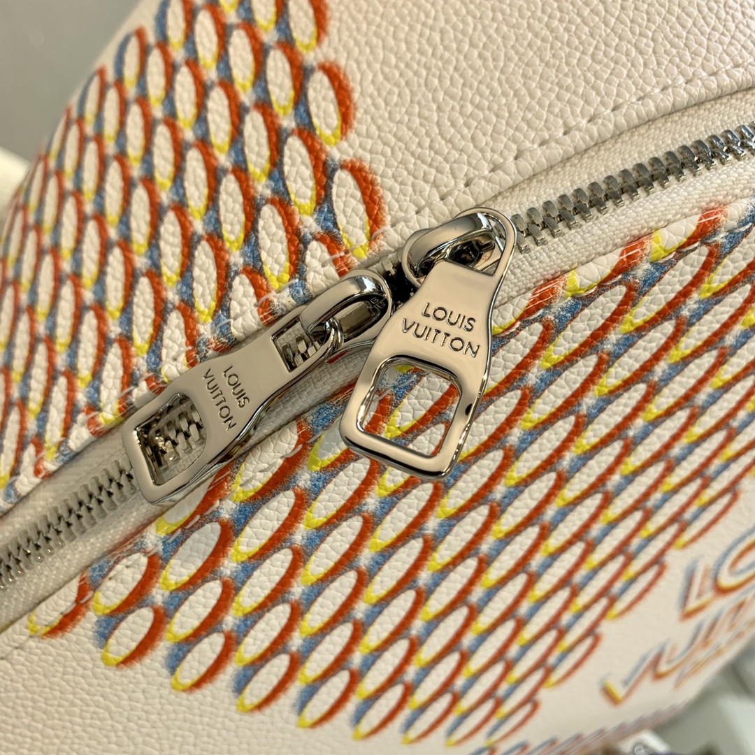 l0*is V*t0n racer backpsck-33*41*18cm