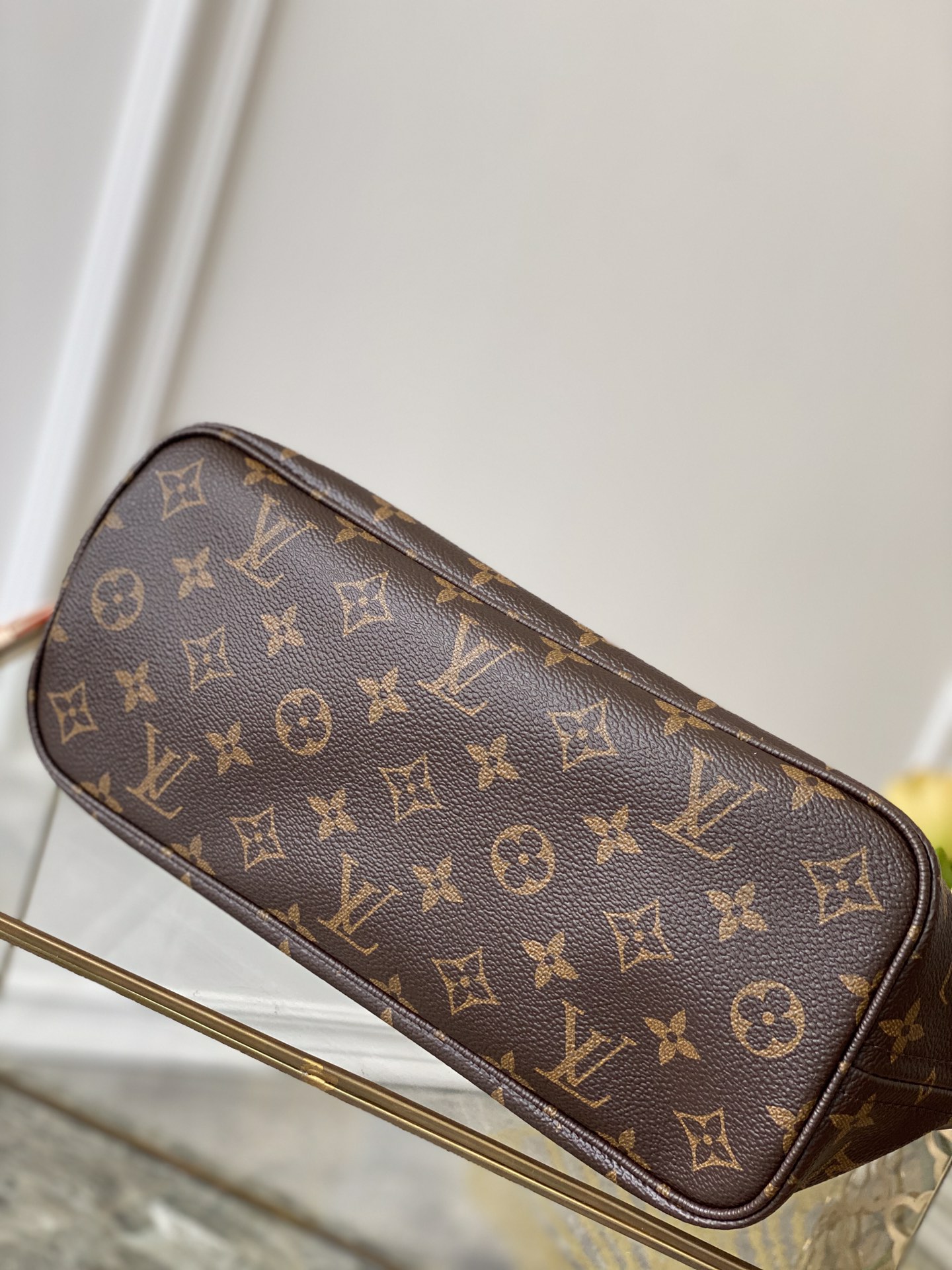 l0*is V*t0n neverfull pm -29×21×12cm