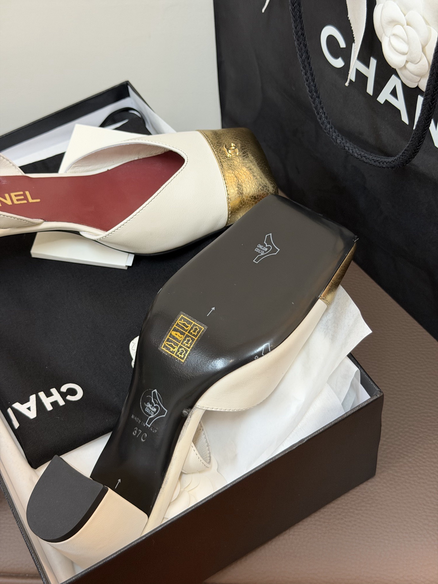 Cha*el Slingback