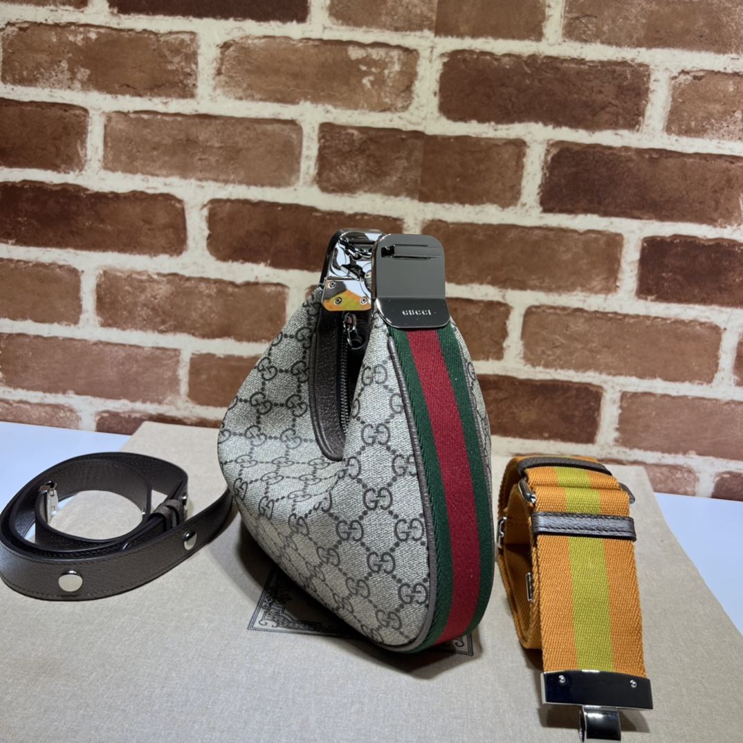 G*u*i attache small shoulder bag-23*22*5cm