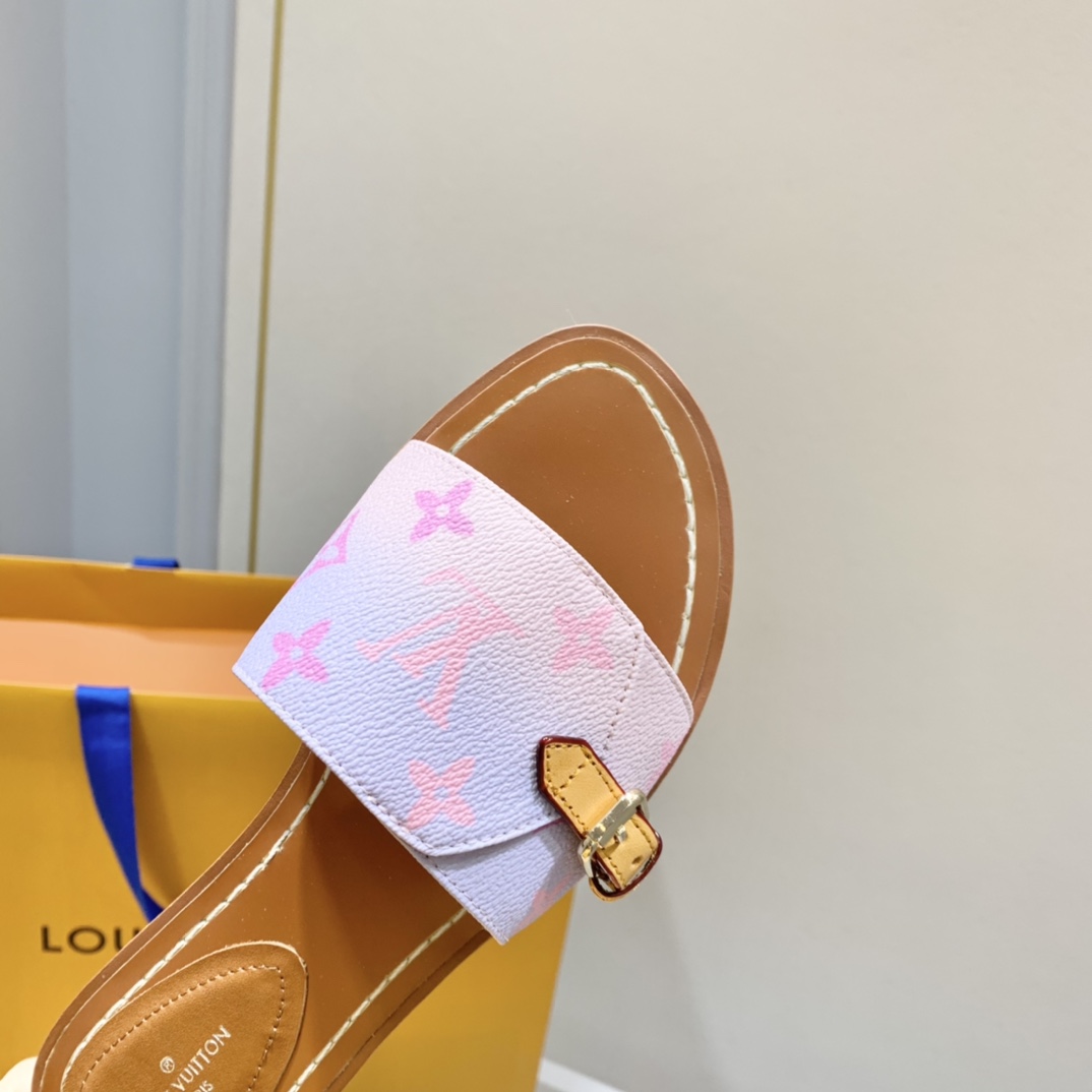 l0*is V*t0n slippers