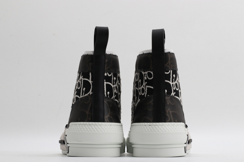 D*or high-top sneakers