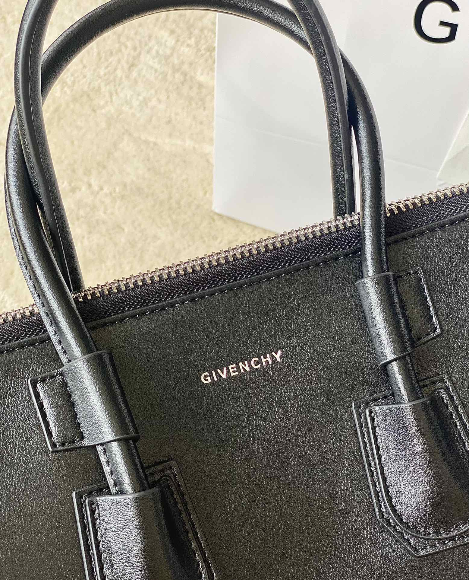 G1uenchy antigona sport -33*7*25cm