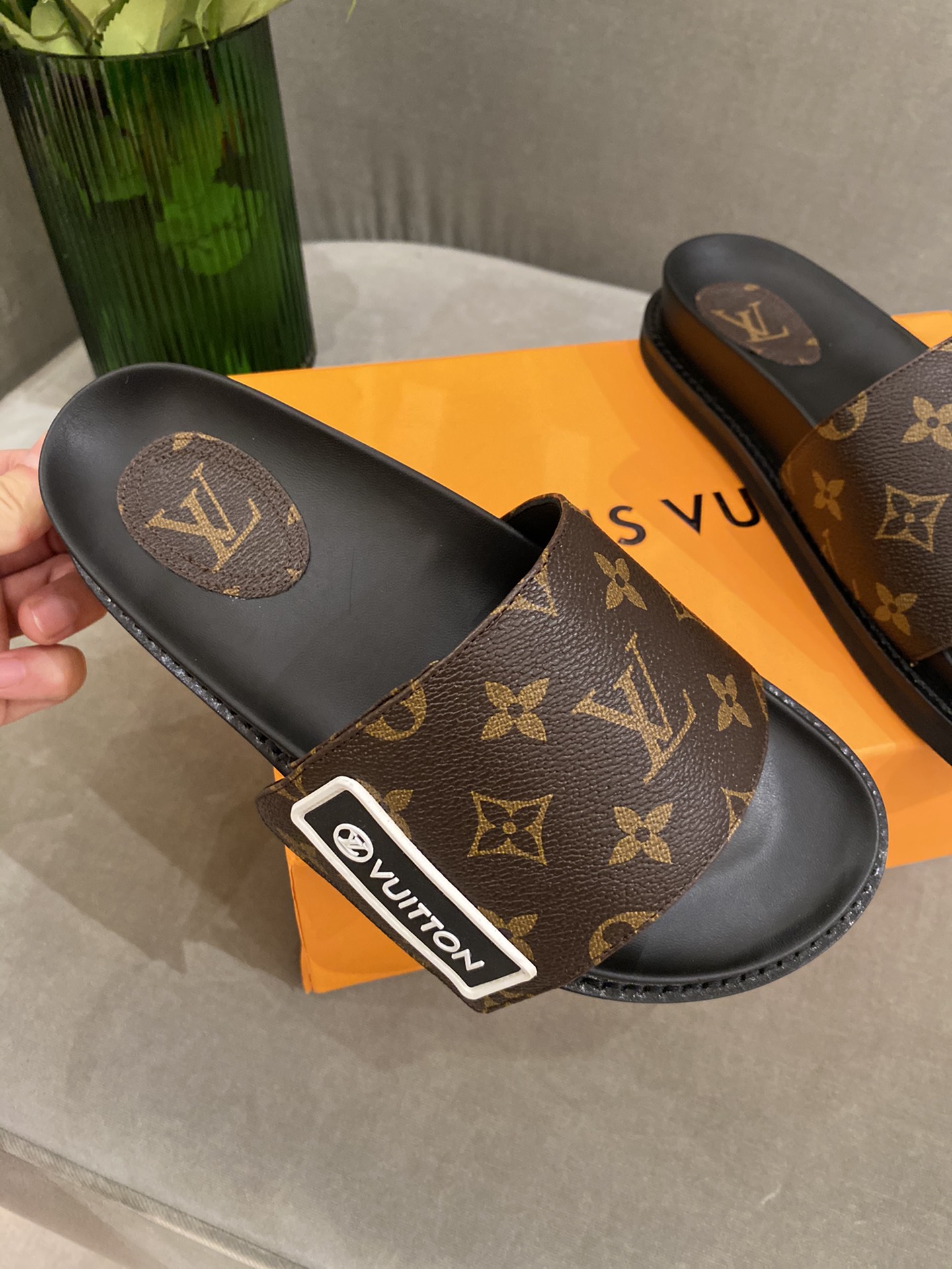 l0*is V*t0n sandals