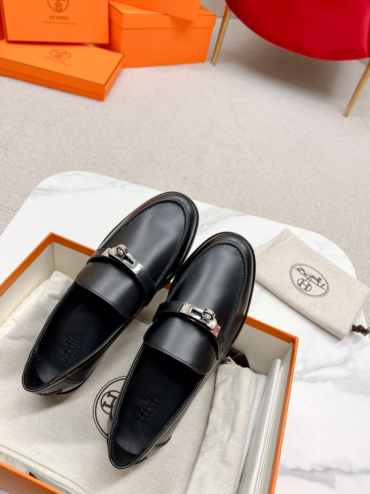 H**me5 loafers