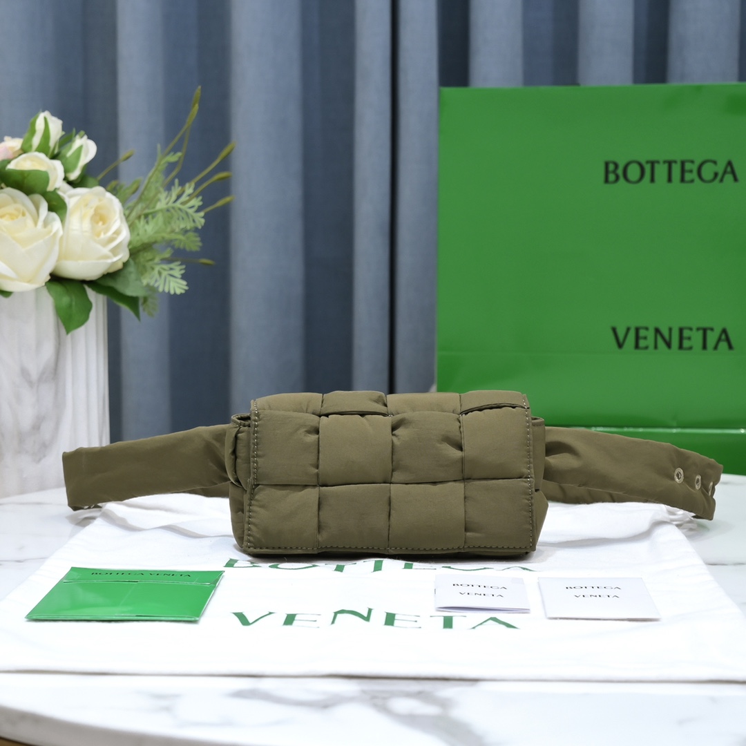 b0tte*a Ven*ta cassette bag-10x19x5cm