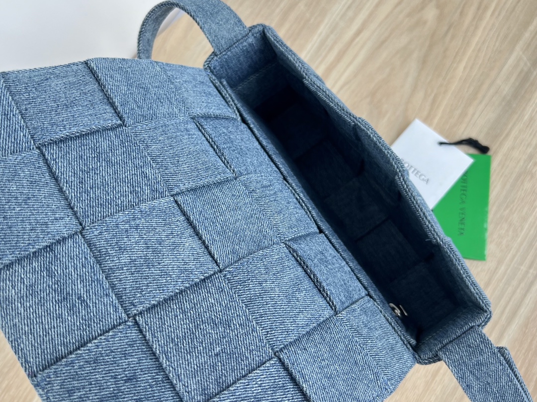 b0tte*a Ven*ta cassette bag-23x15x6cm