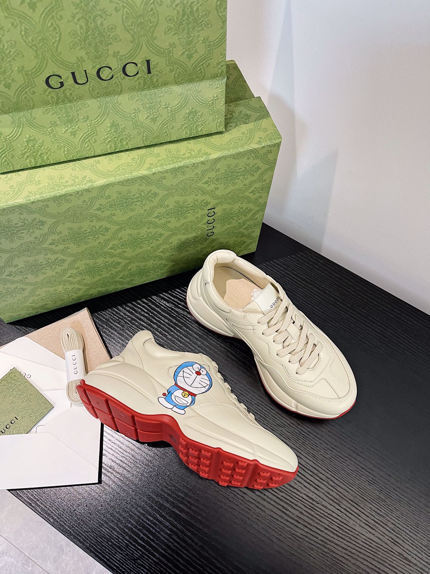 G*u*i rhyton leather sneaker