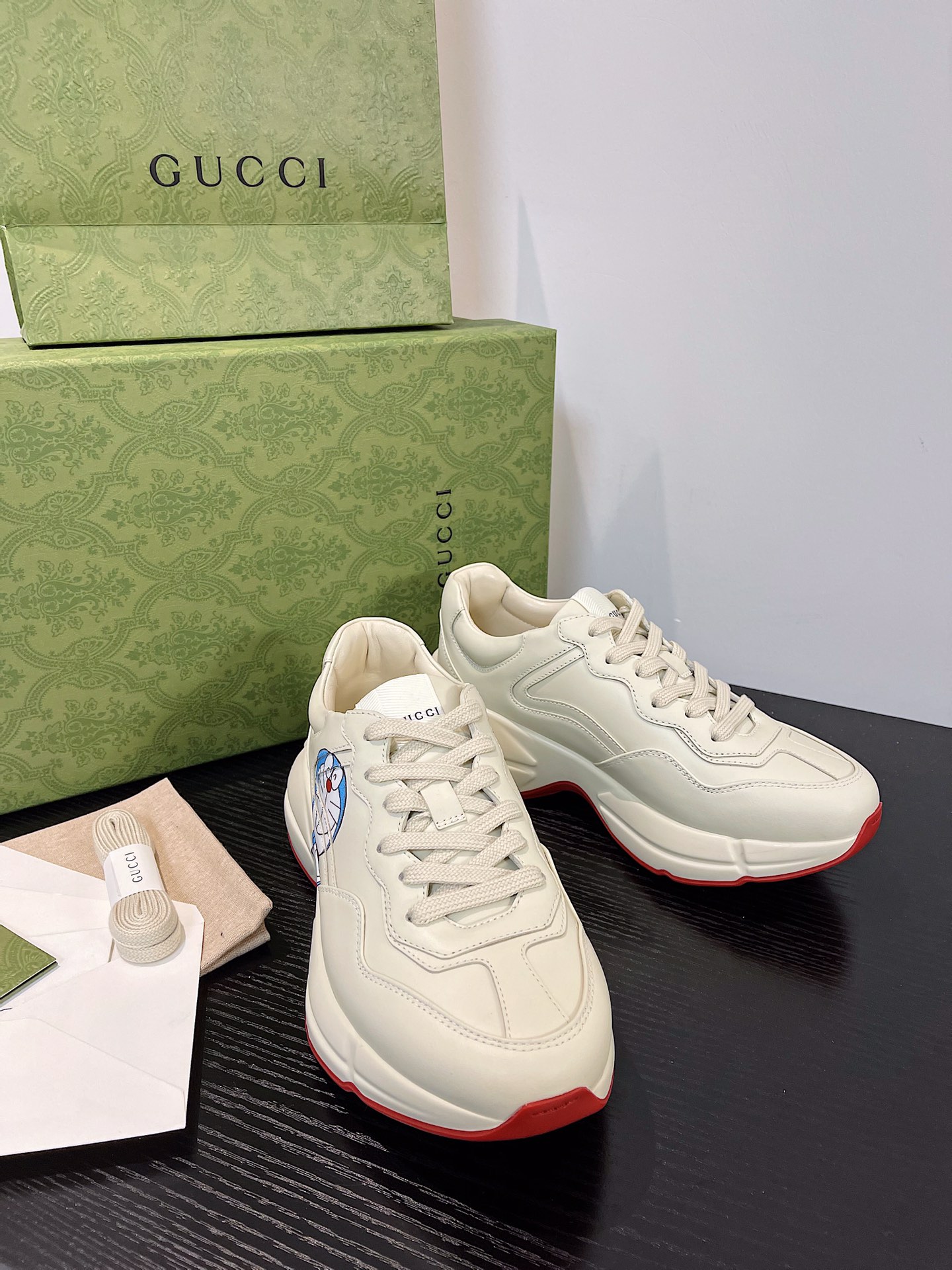 G*u*i rhyton leather sneaker