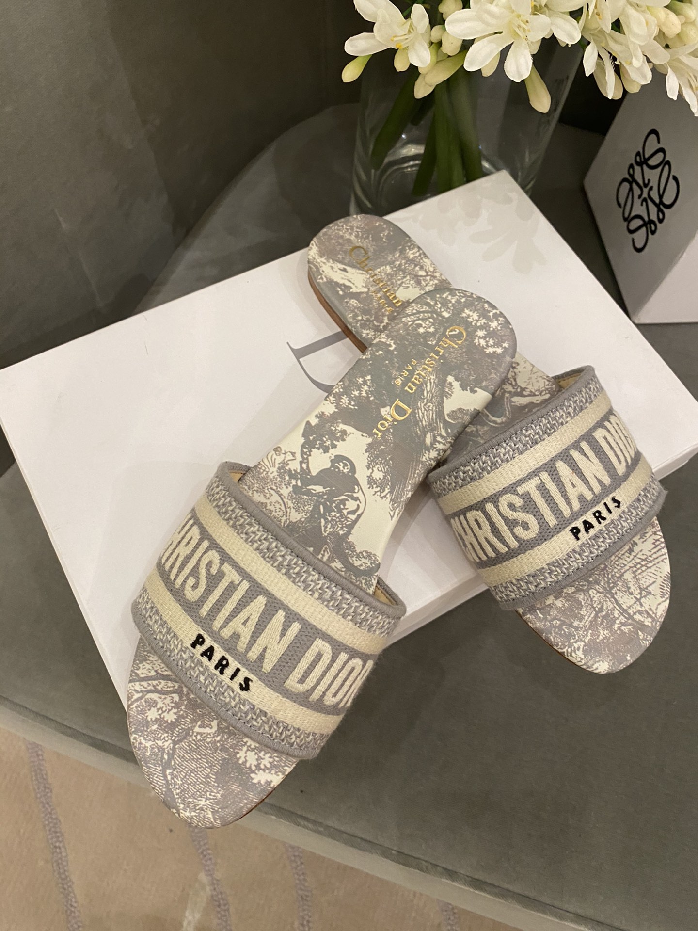 D*or slippers