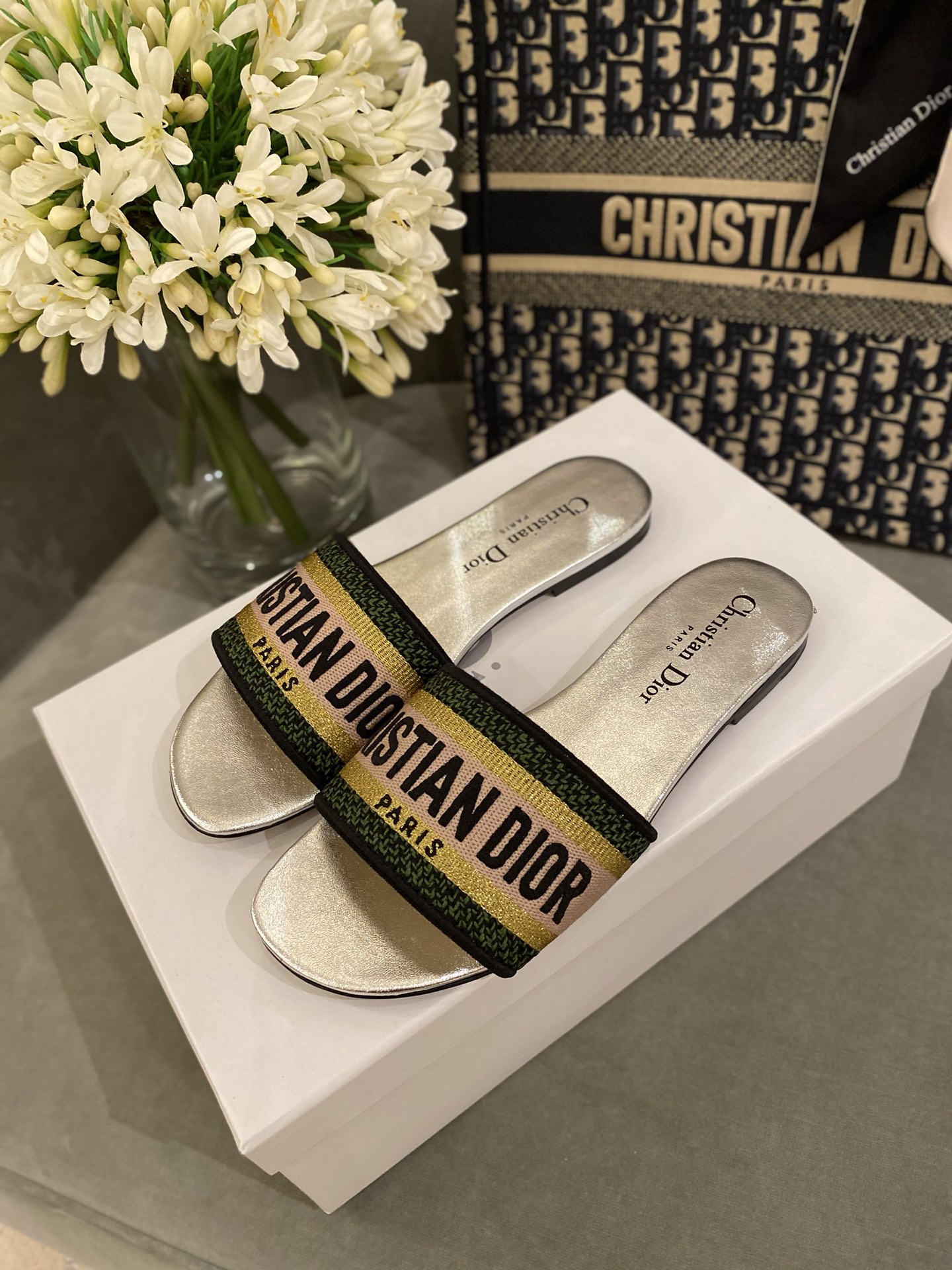 D*or slippers