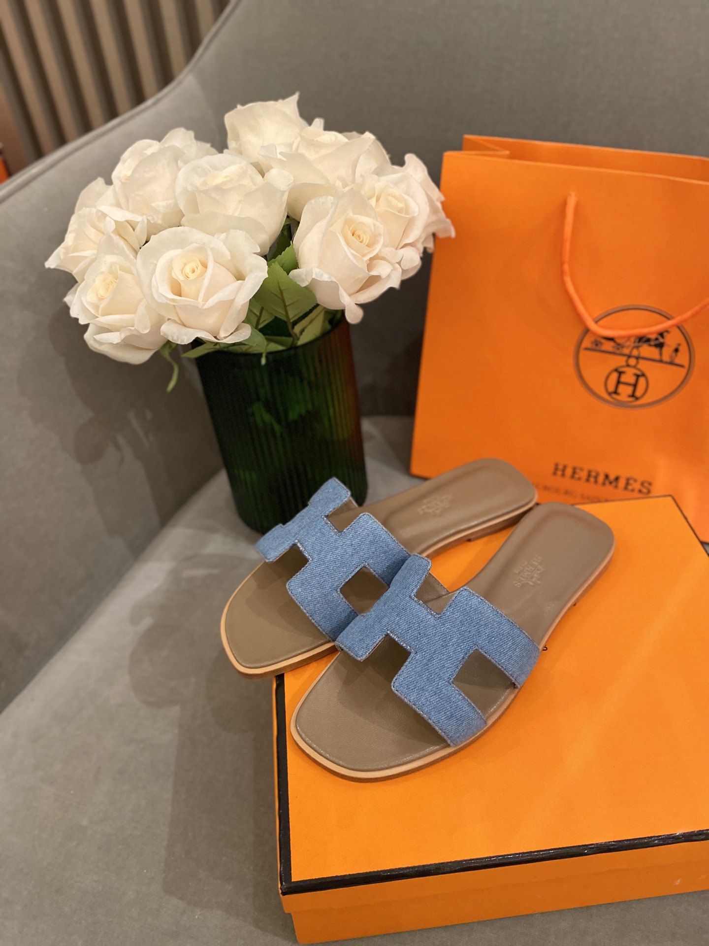H**mes slippers