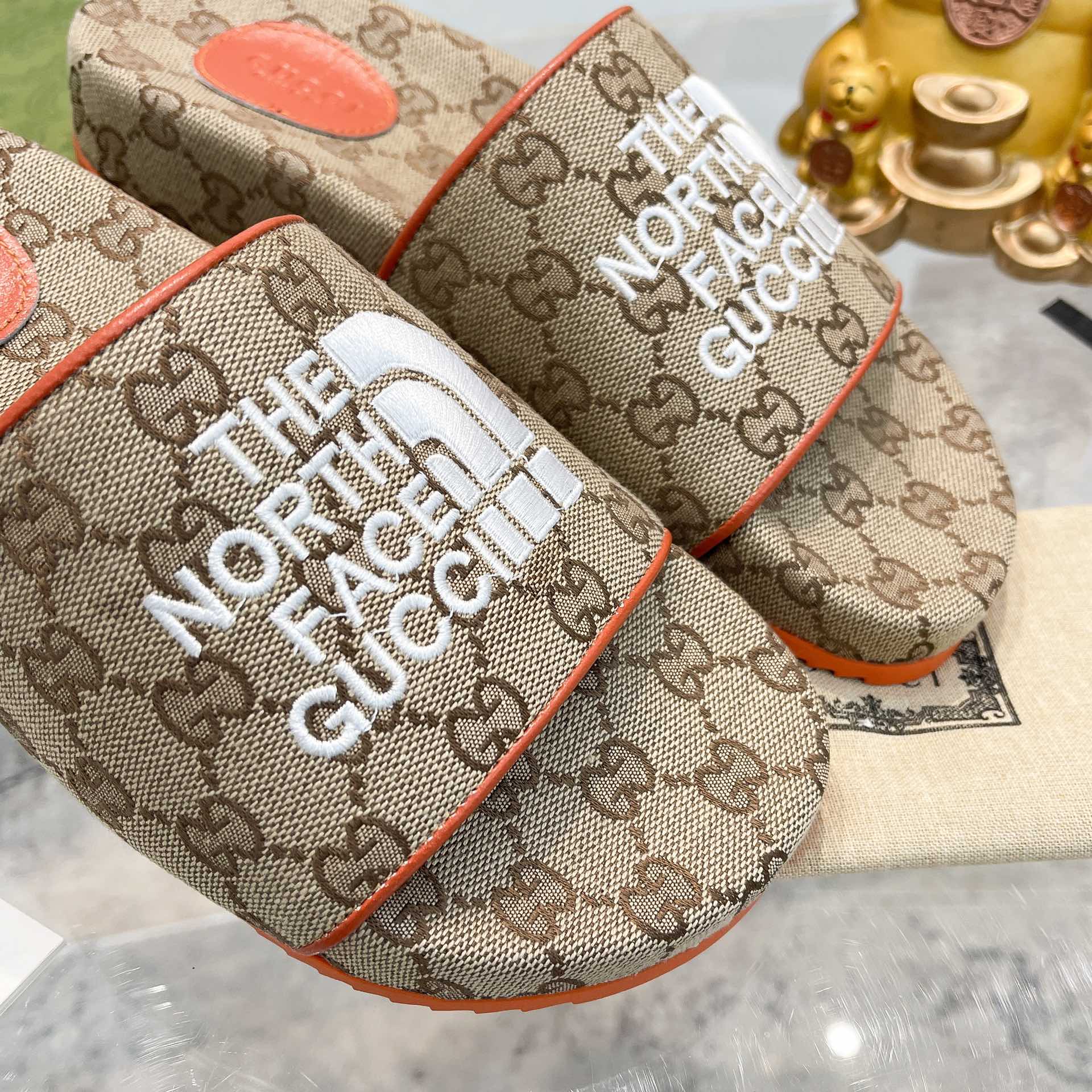 G*u*i &the nor*h f**e slides