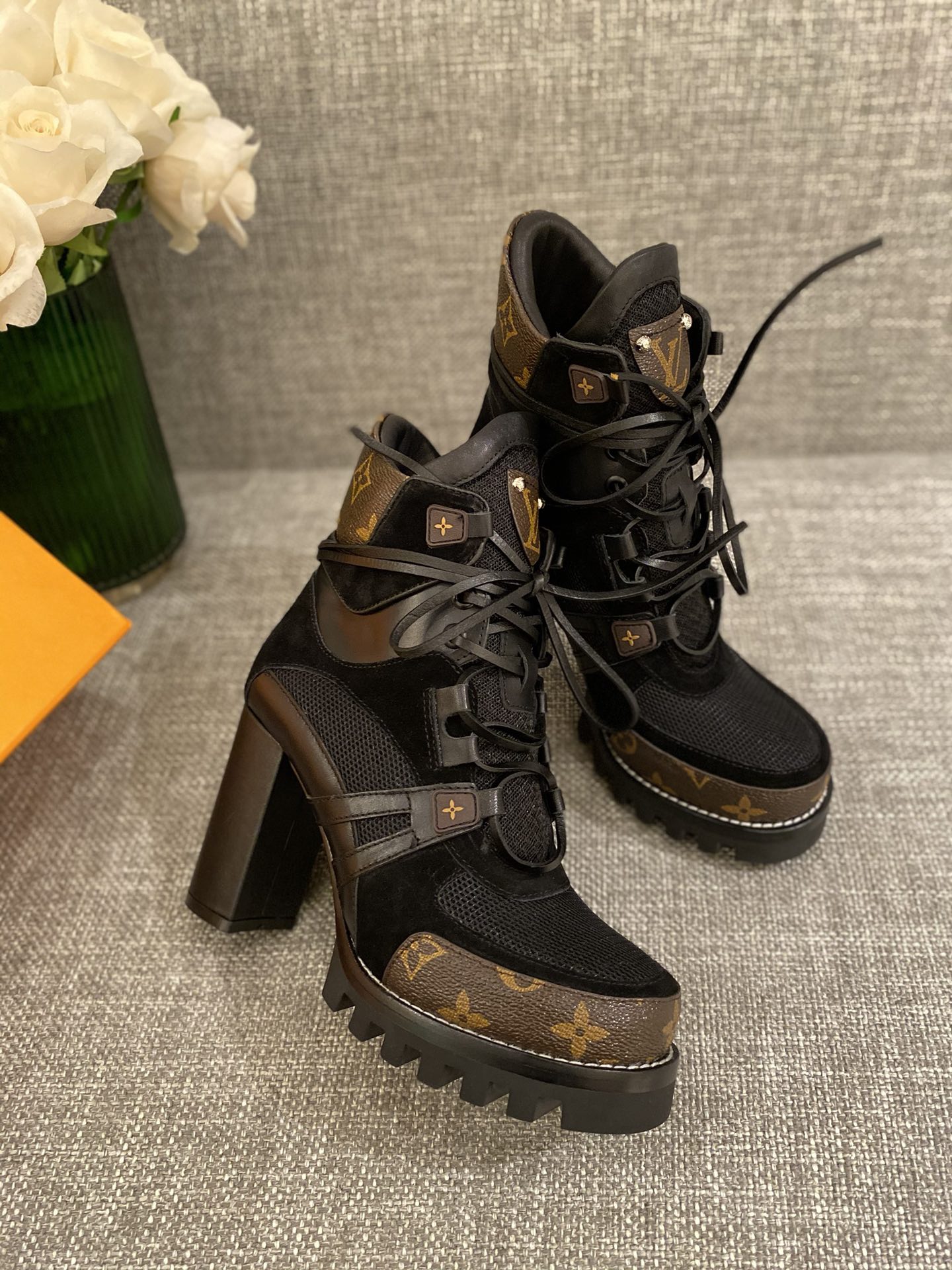 l0*is V*t0n boots