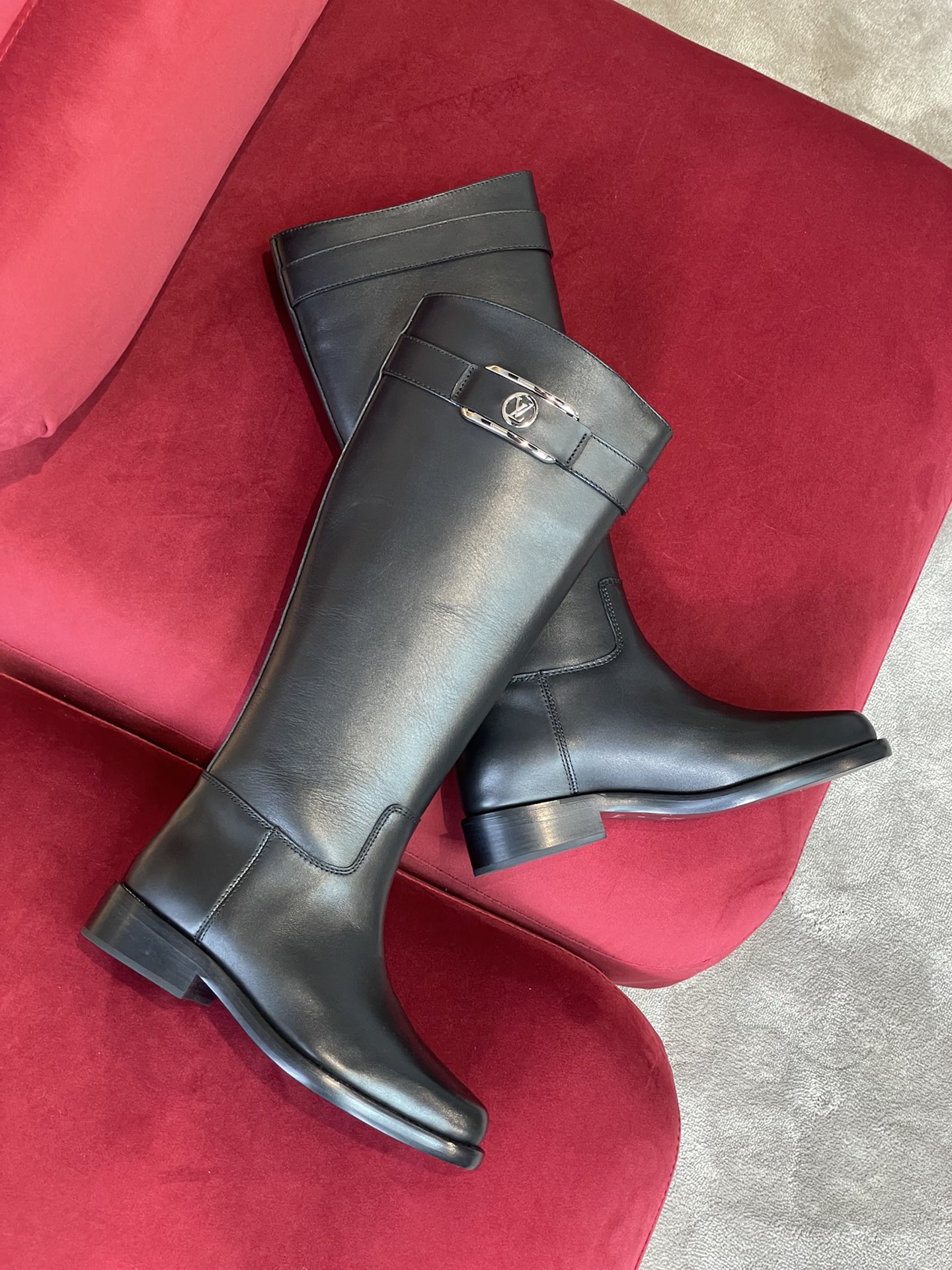 l0*is V*t0n boots