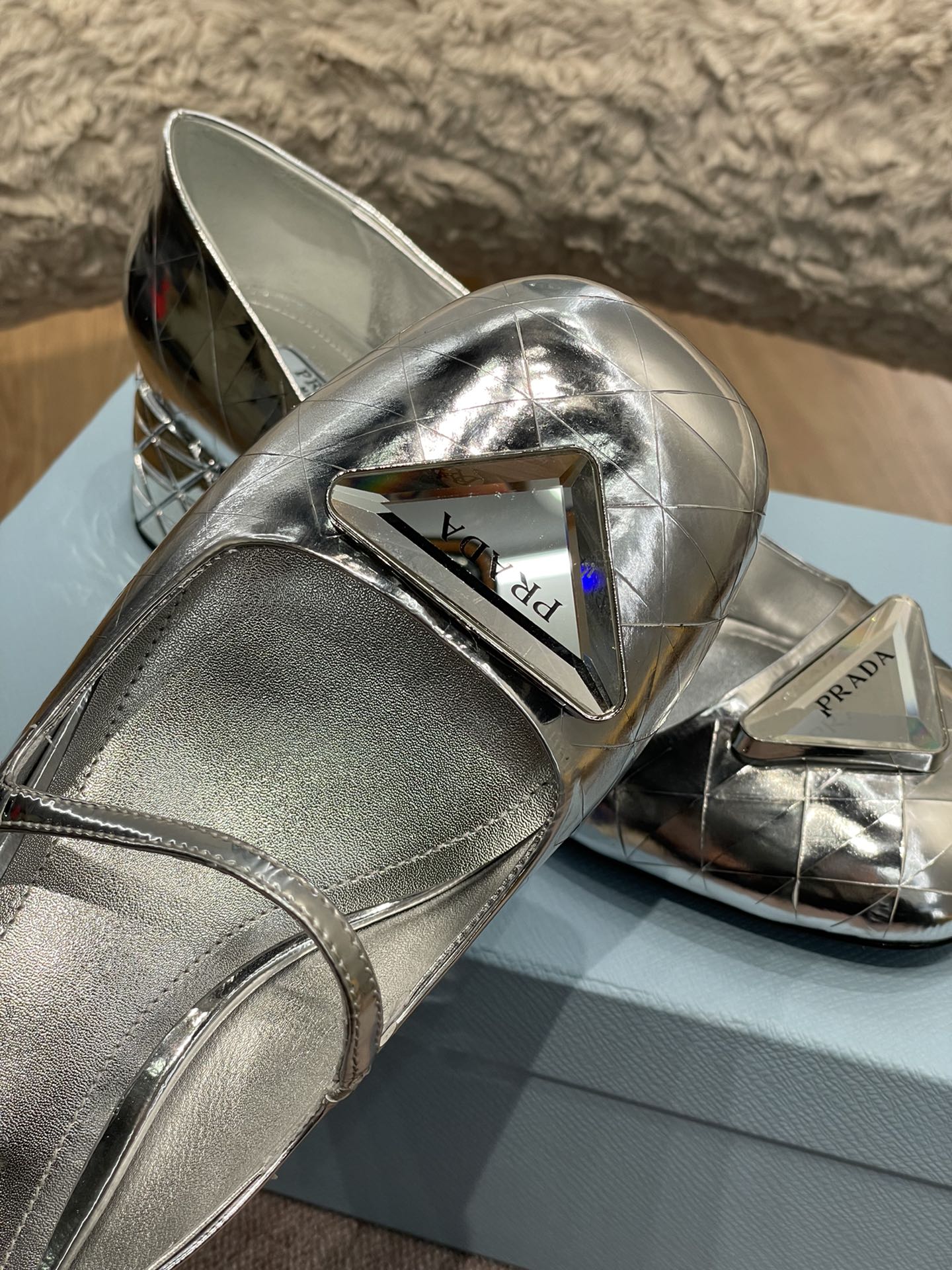 Pra*a heels 2022ss