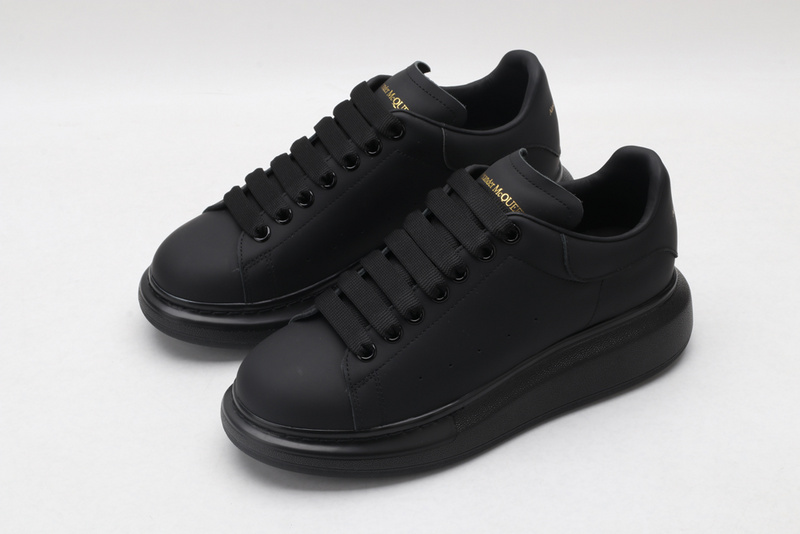 A1exa*der m*q*en sports shoes