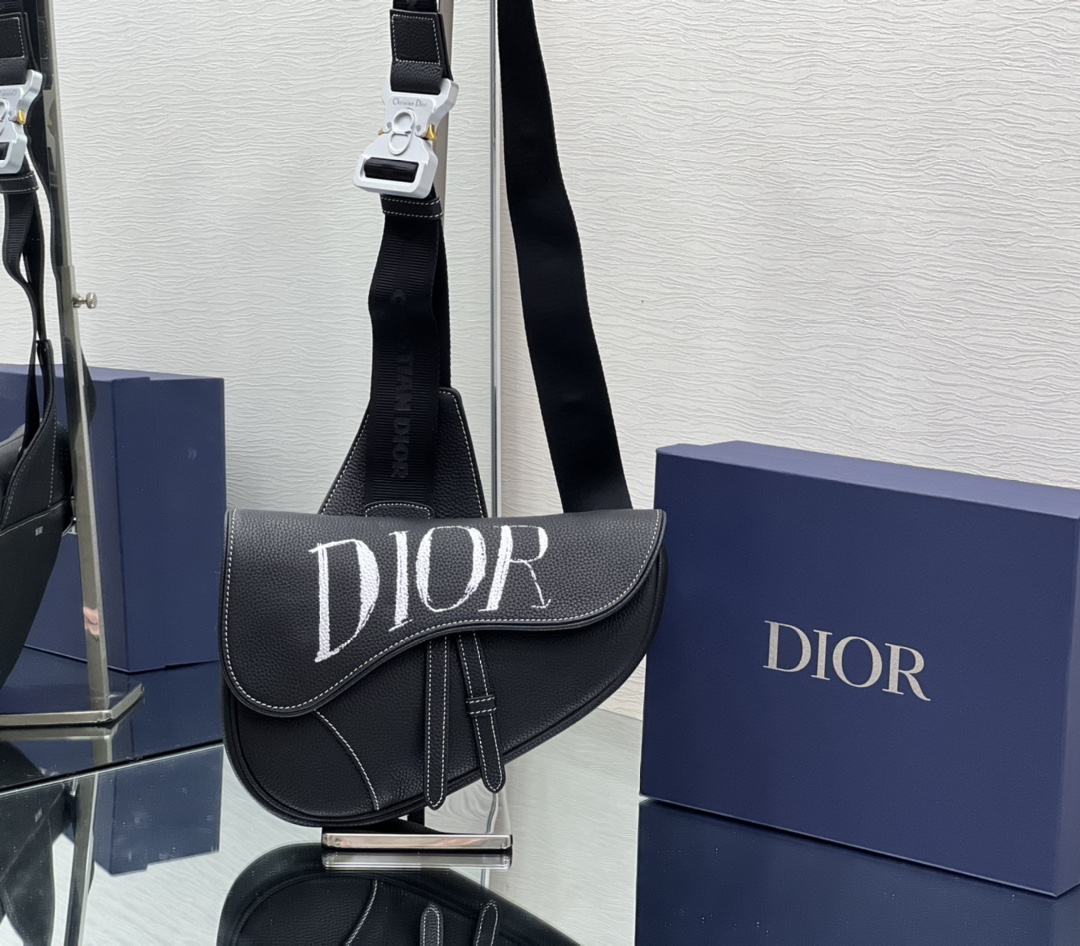 D*or saddle bag-20 x 28.6 x 5cm