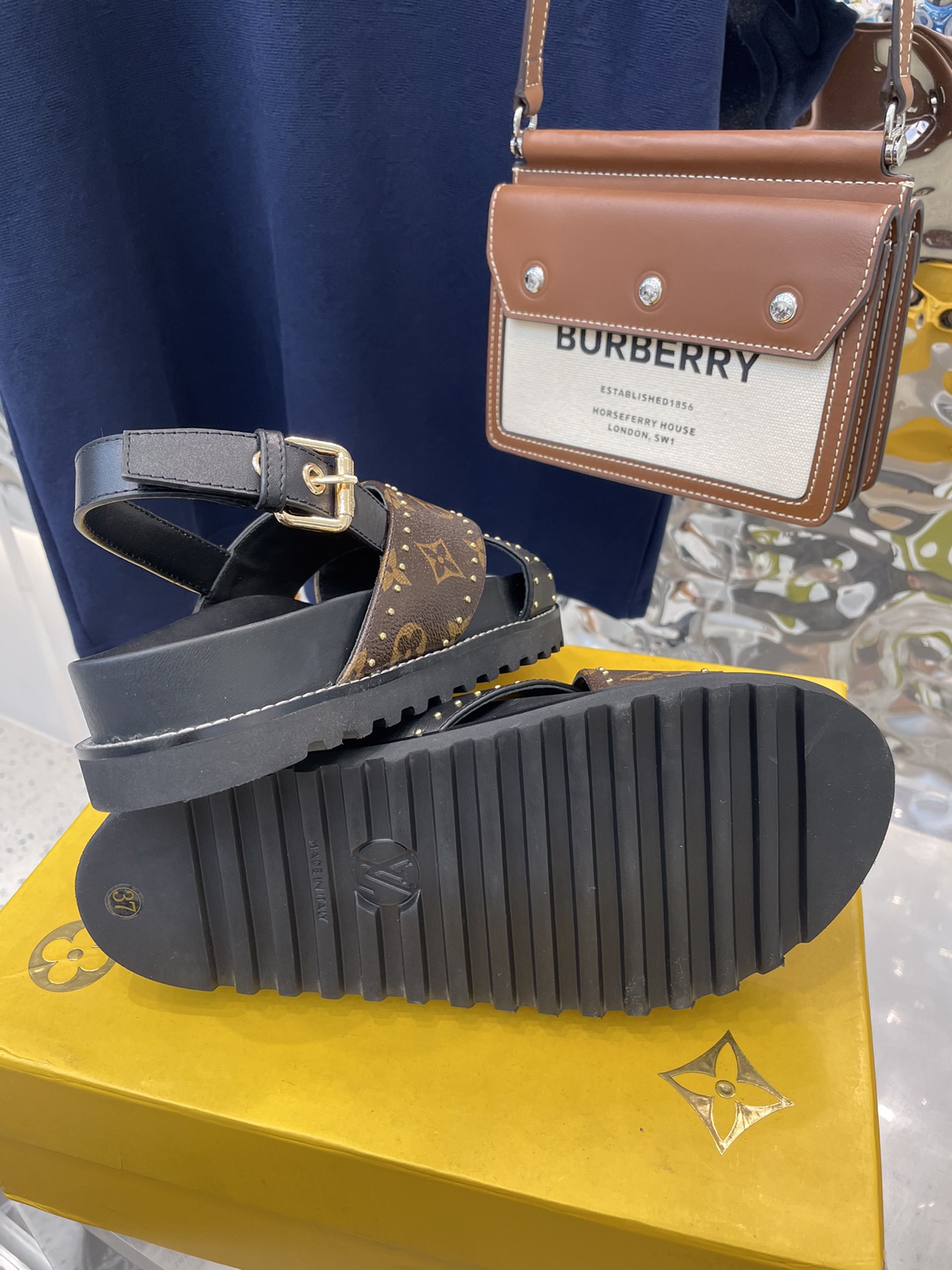 l0*is V*t0n sandals